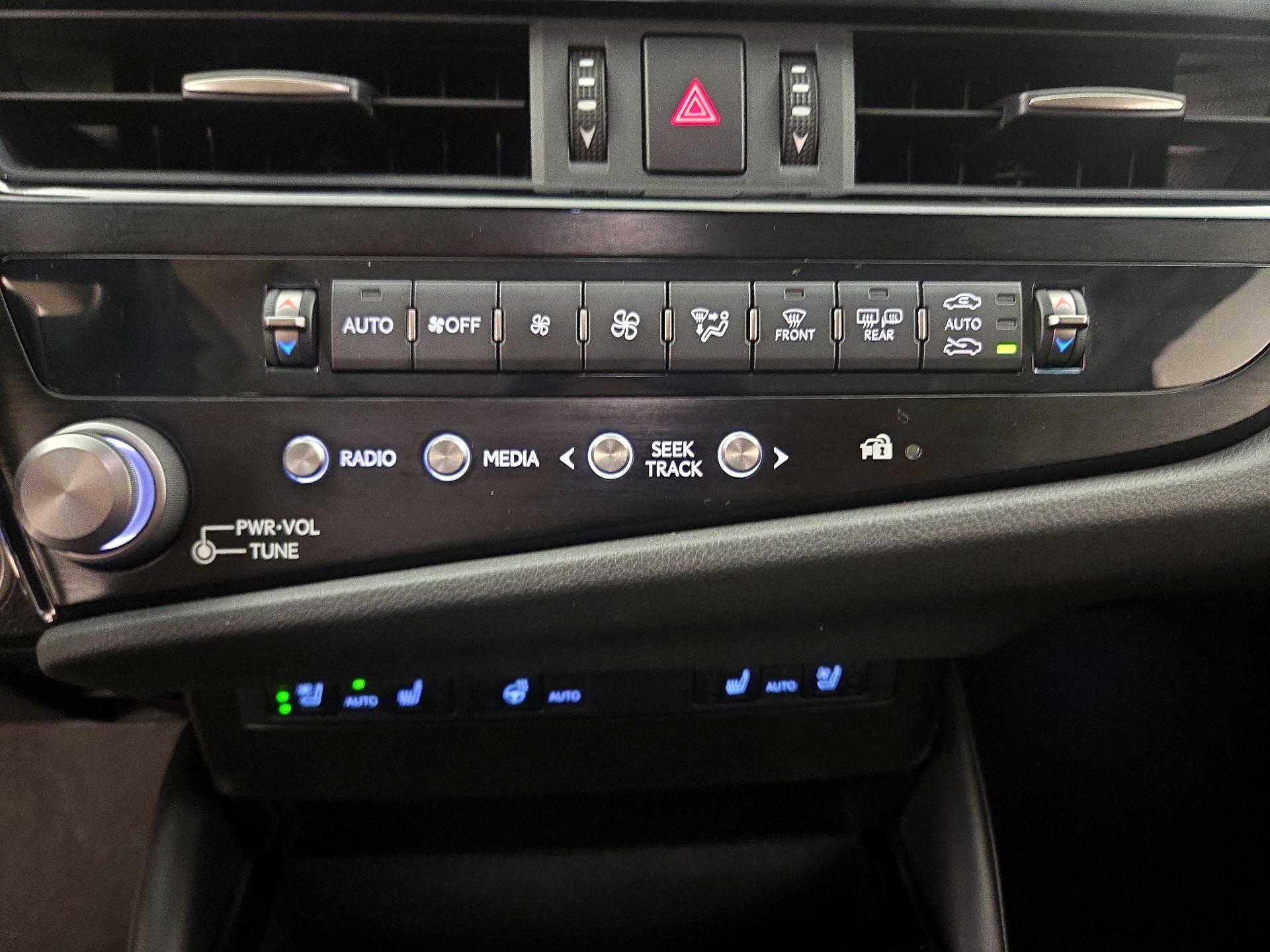 Thumbnail: 2024 Lexus ES - 16