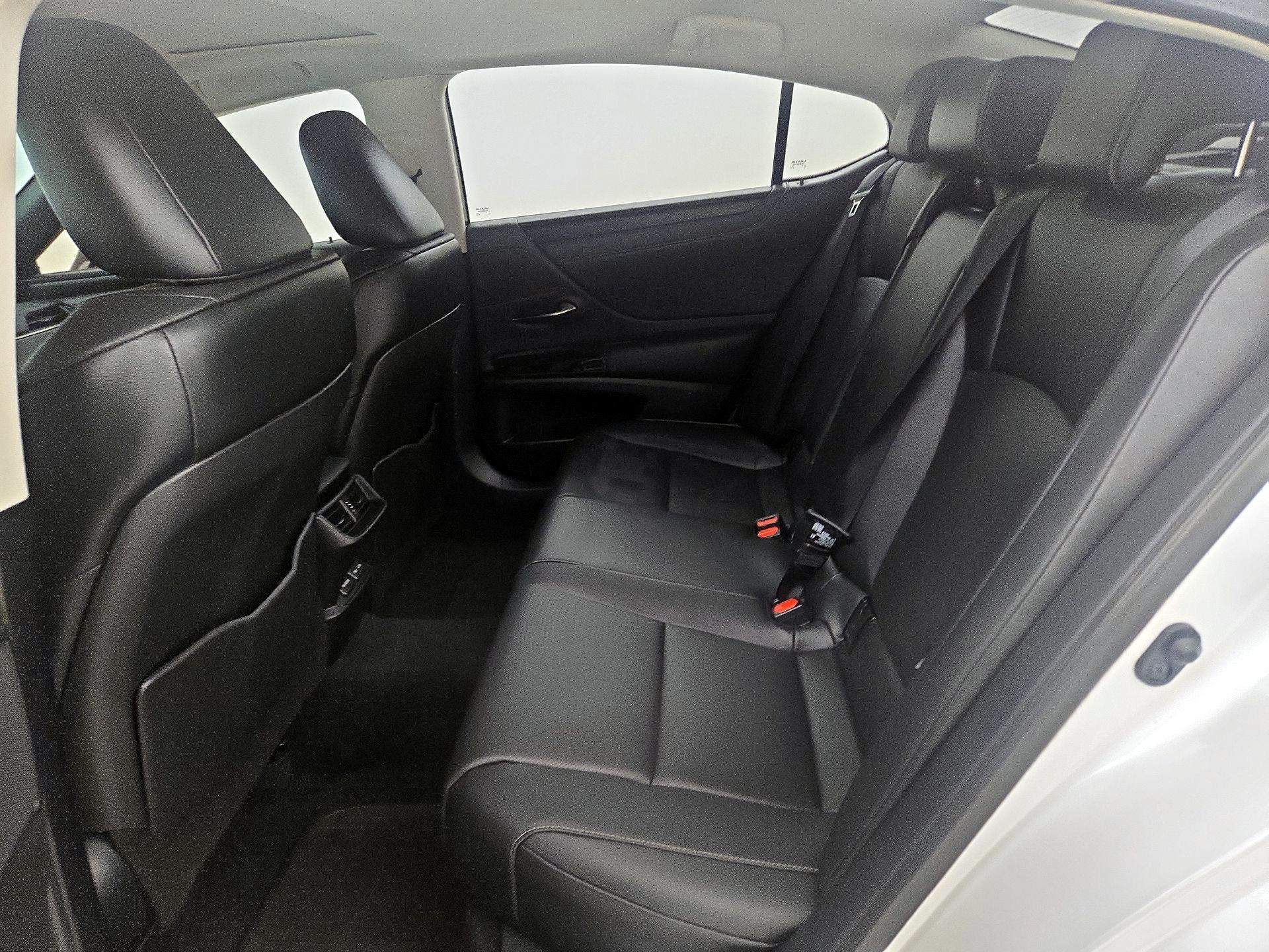 Thumbnail: 2024 Lexus ES - 20