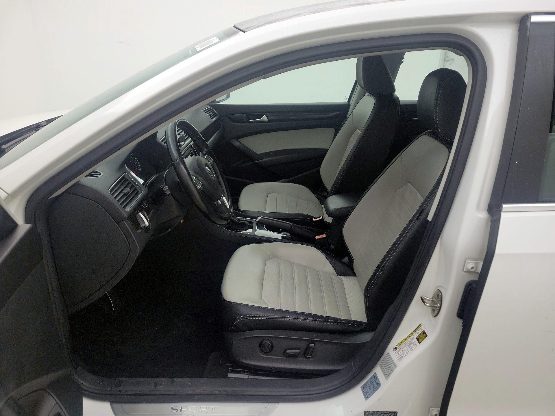 Thumbnail: 2015 Volkswagen Passat - 11