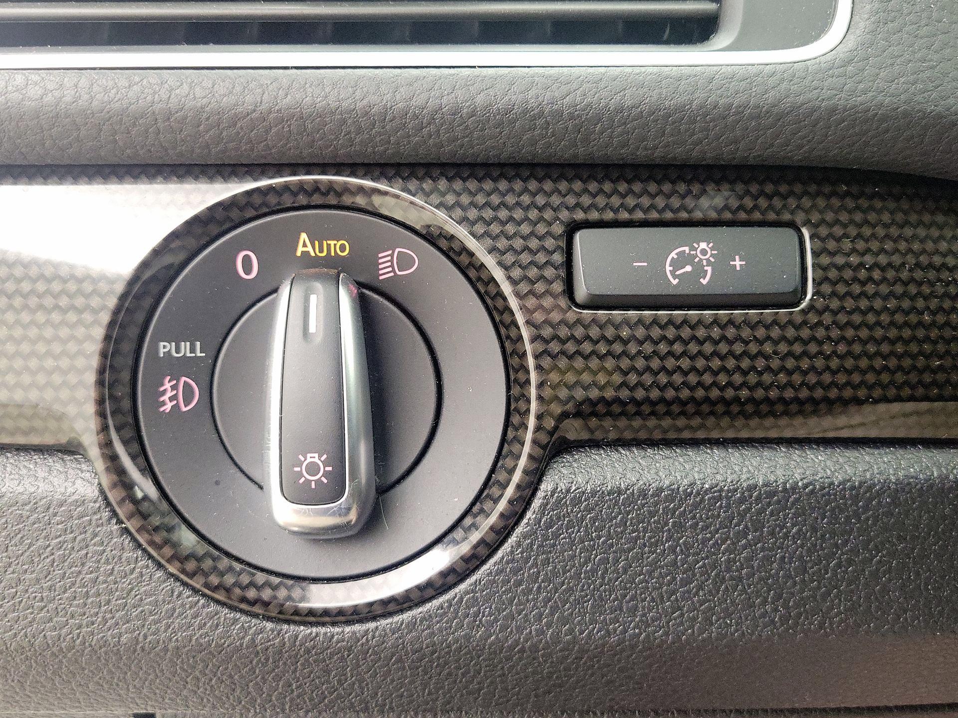 Thumbnail: 2015 Volkswagen Passat - 13