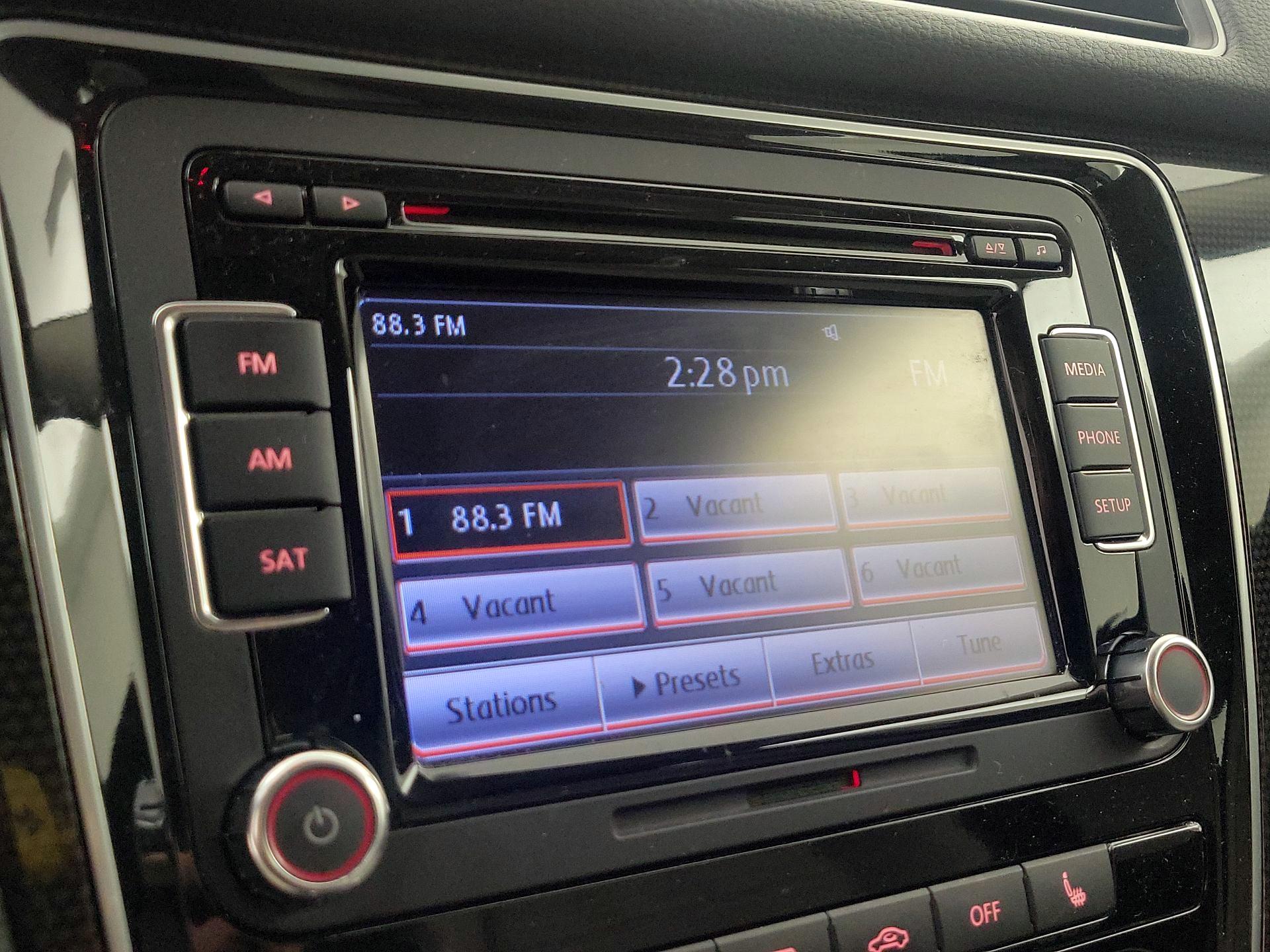 Thumbnail: 2015 Volkswagen Passat - 15