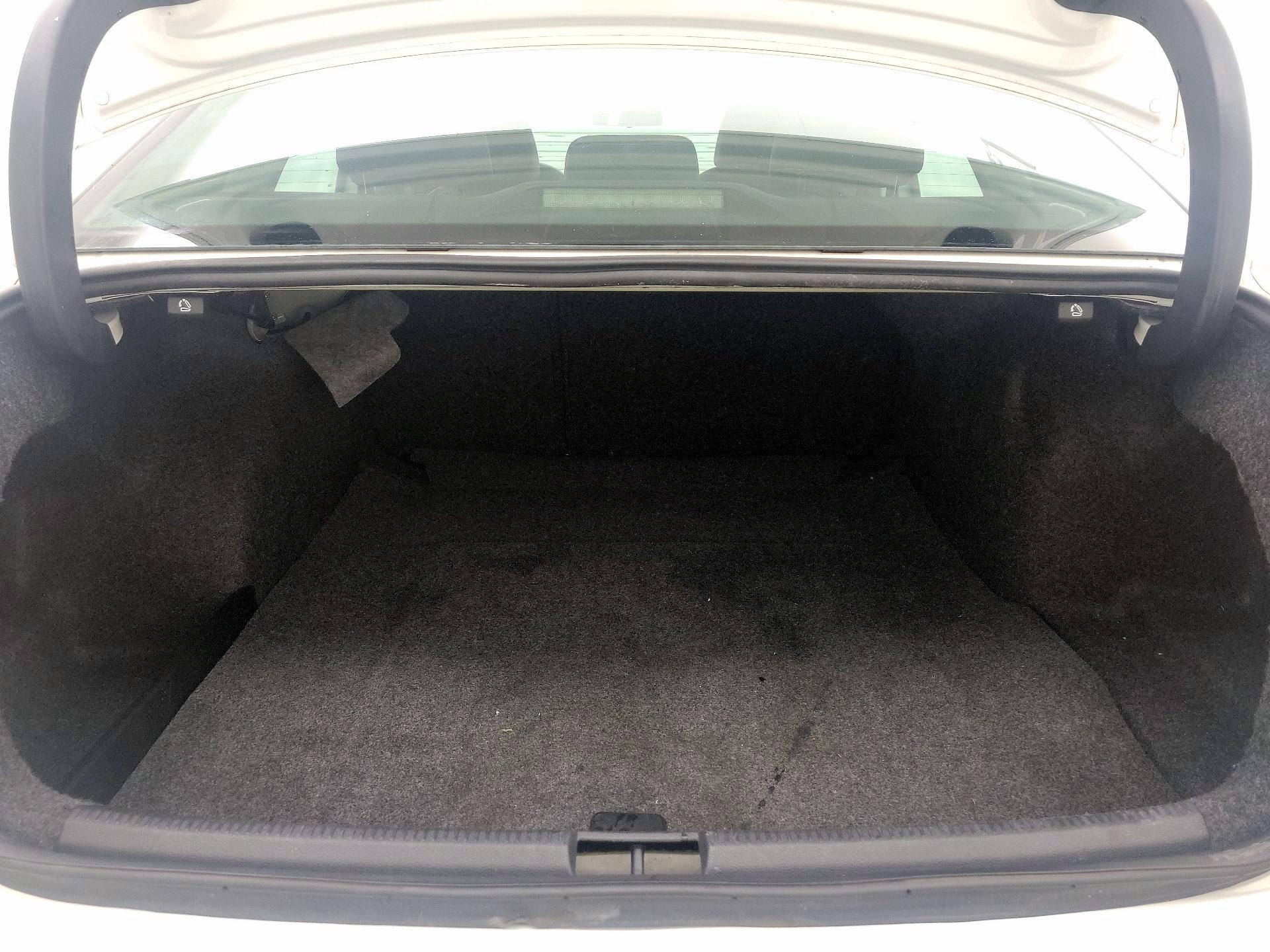 Thumbnail: 2015 Volkswagen Passat - 20