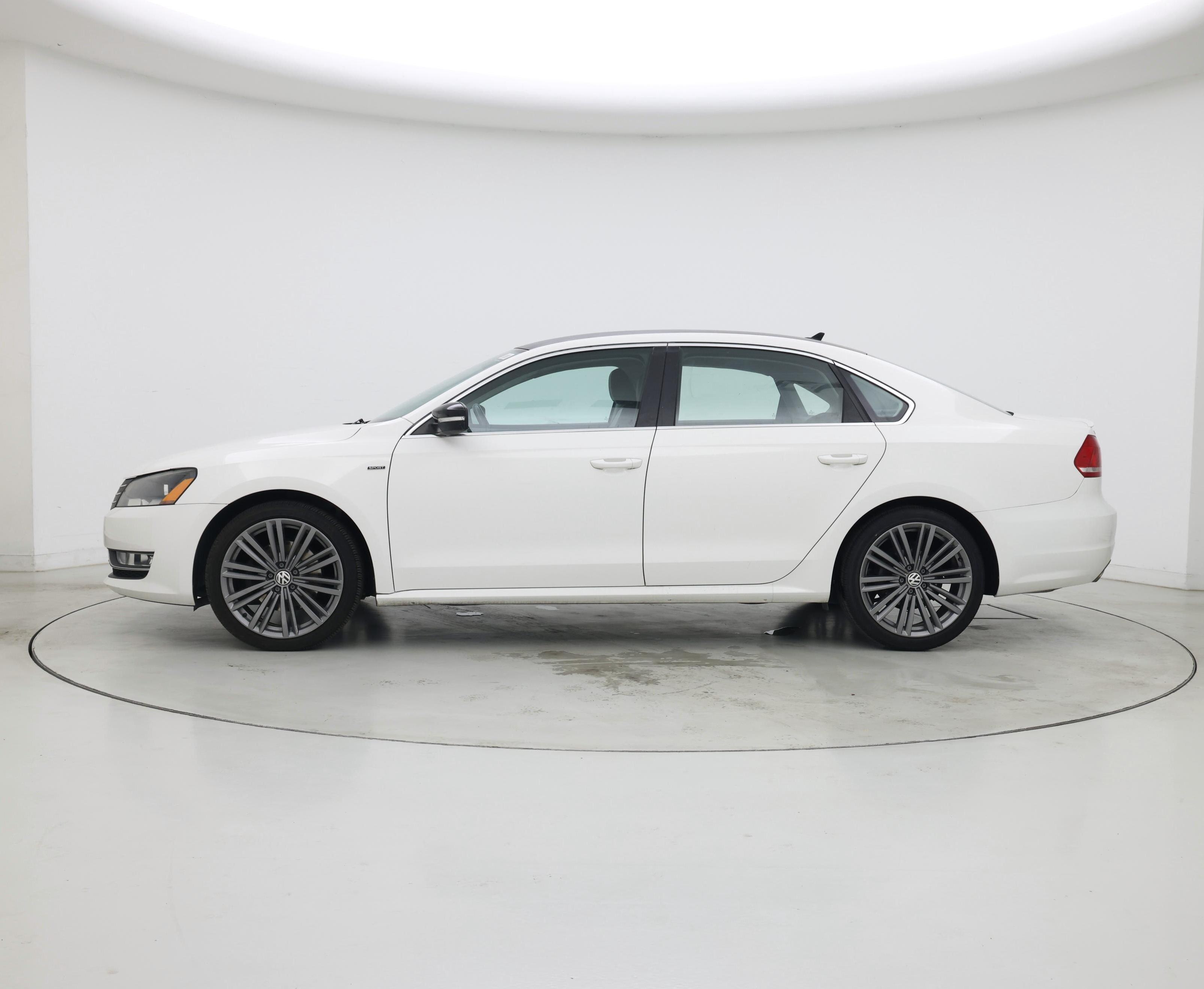 Thumbnail: 2015 Volkswagen Passat - 3