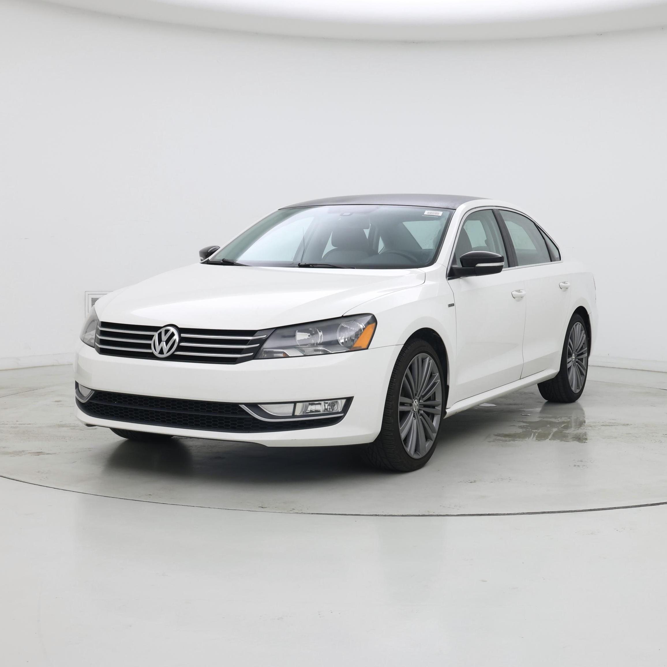 Thumbnail: 2015 Volkswagen Passat - 4