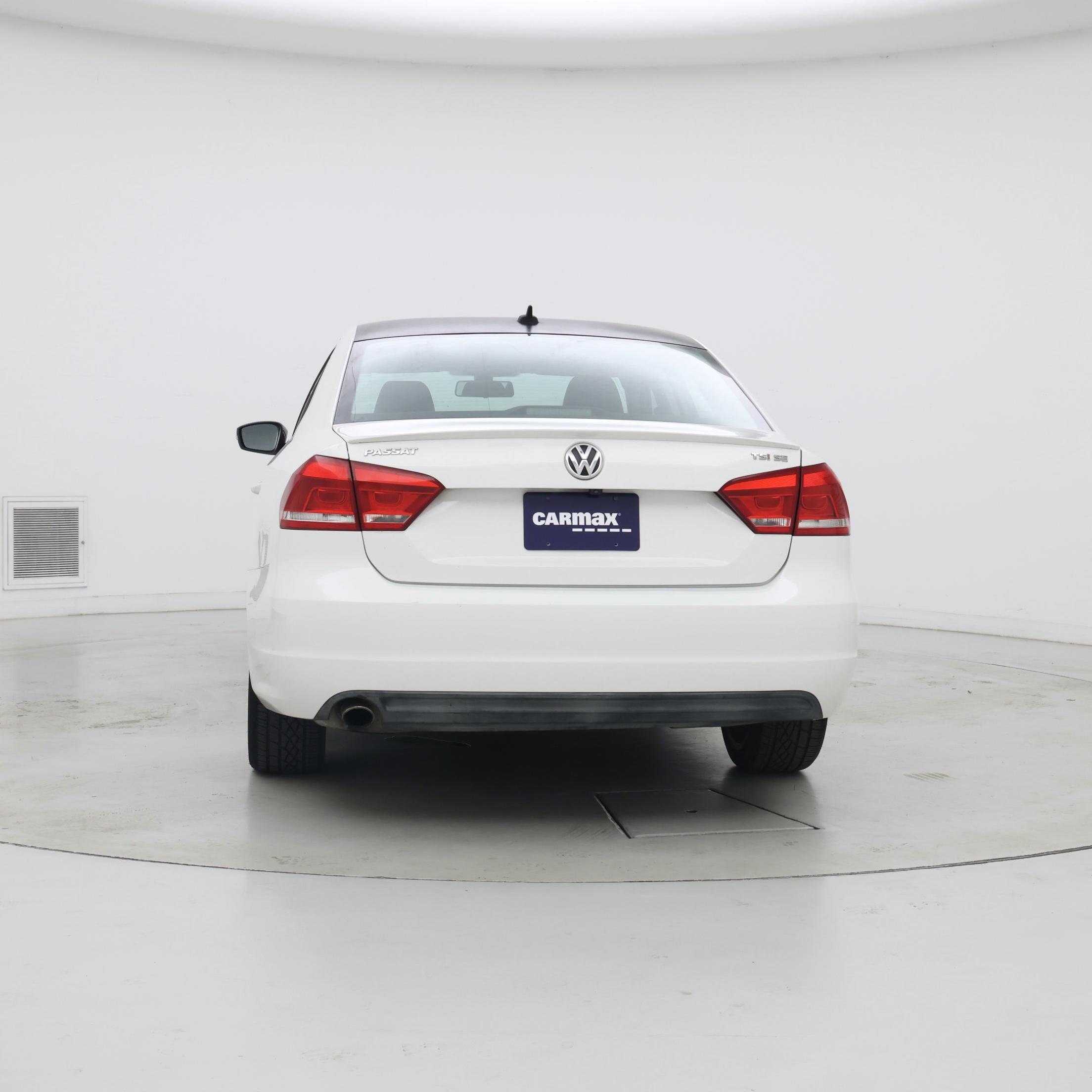 Thumbnail: 2015 Volkswagen Passat - 6