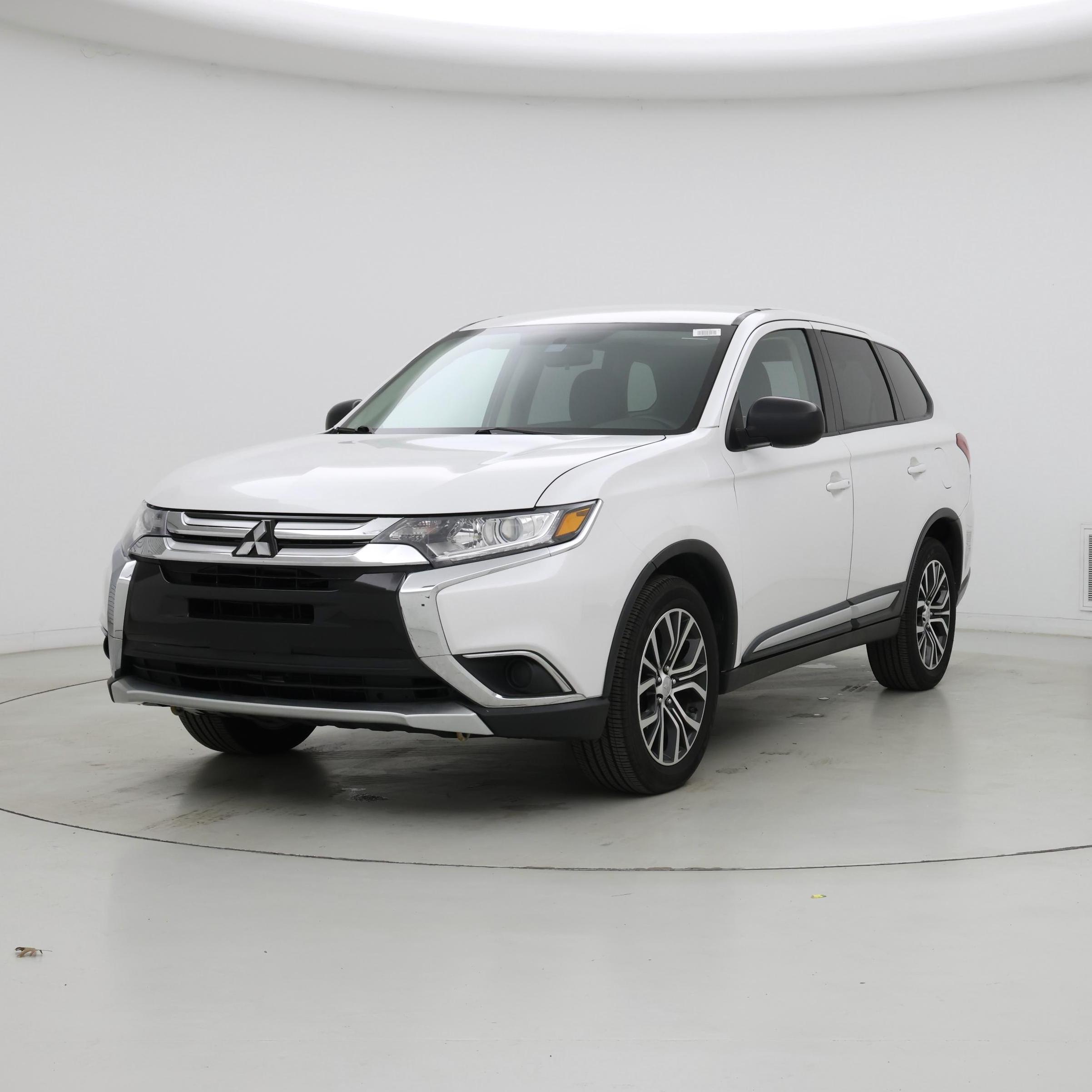 Thumbnail: 2017 Mitsubishi Outlander - 4