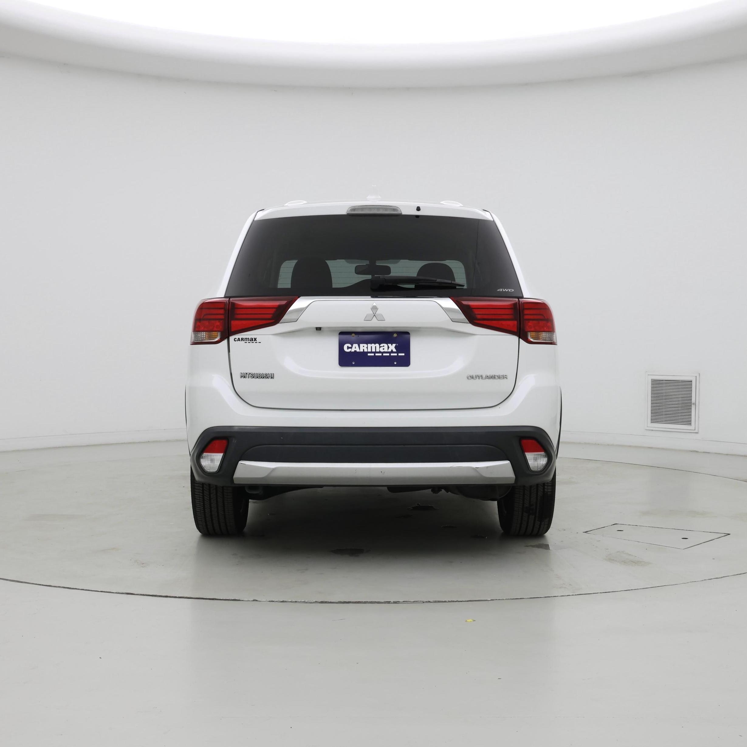 Thumbnail: 2017 Mitsubishi Outlander - 6