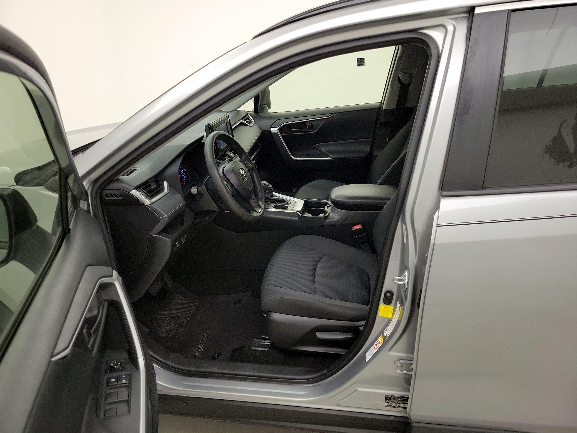 Thumbnail: 2019 Toyota RAV4 - 11