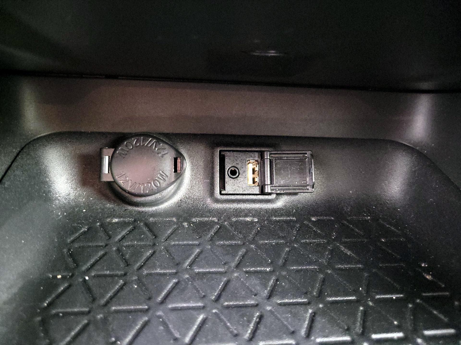 Thumbnail: 2019 Toyota RAV4 - 18