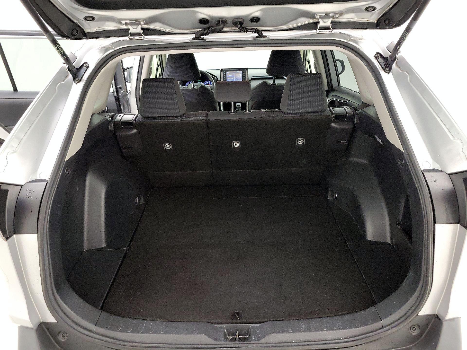 Thumbnail: 2019 Toyota RAV4 - 20