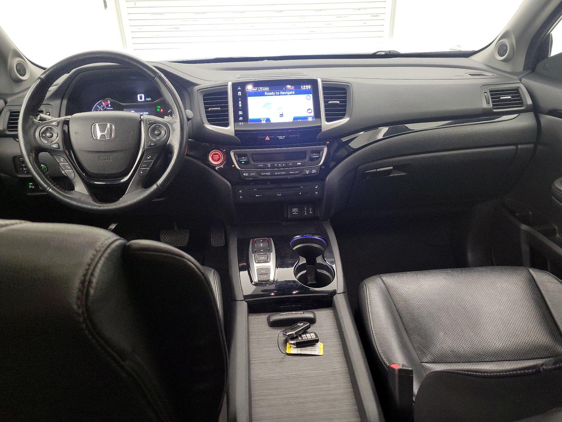 Thumbnail: 2017 Honda Pilot - 9