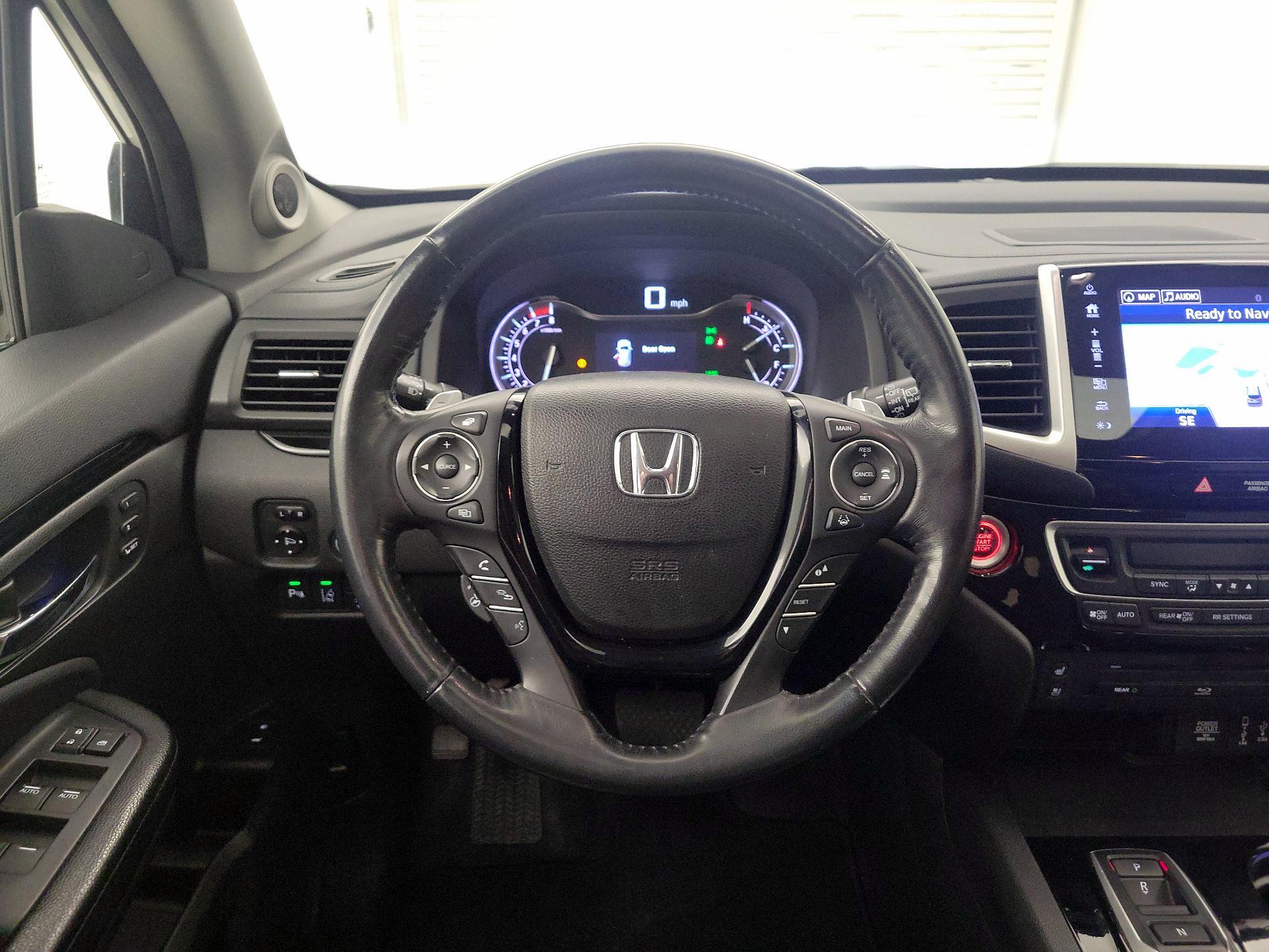 Thumbnail: 2017 Honda Pilot - 10