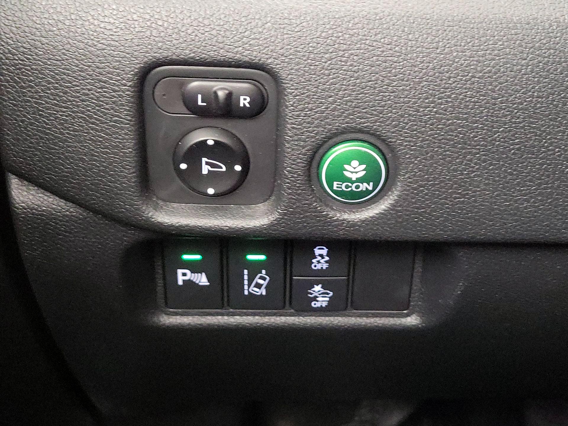 Thumbnail: 2017 Honda Pilot - 13