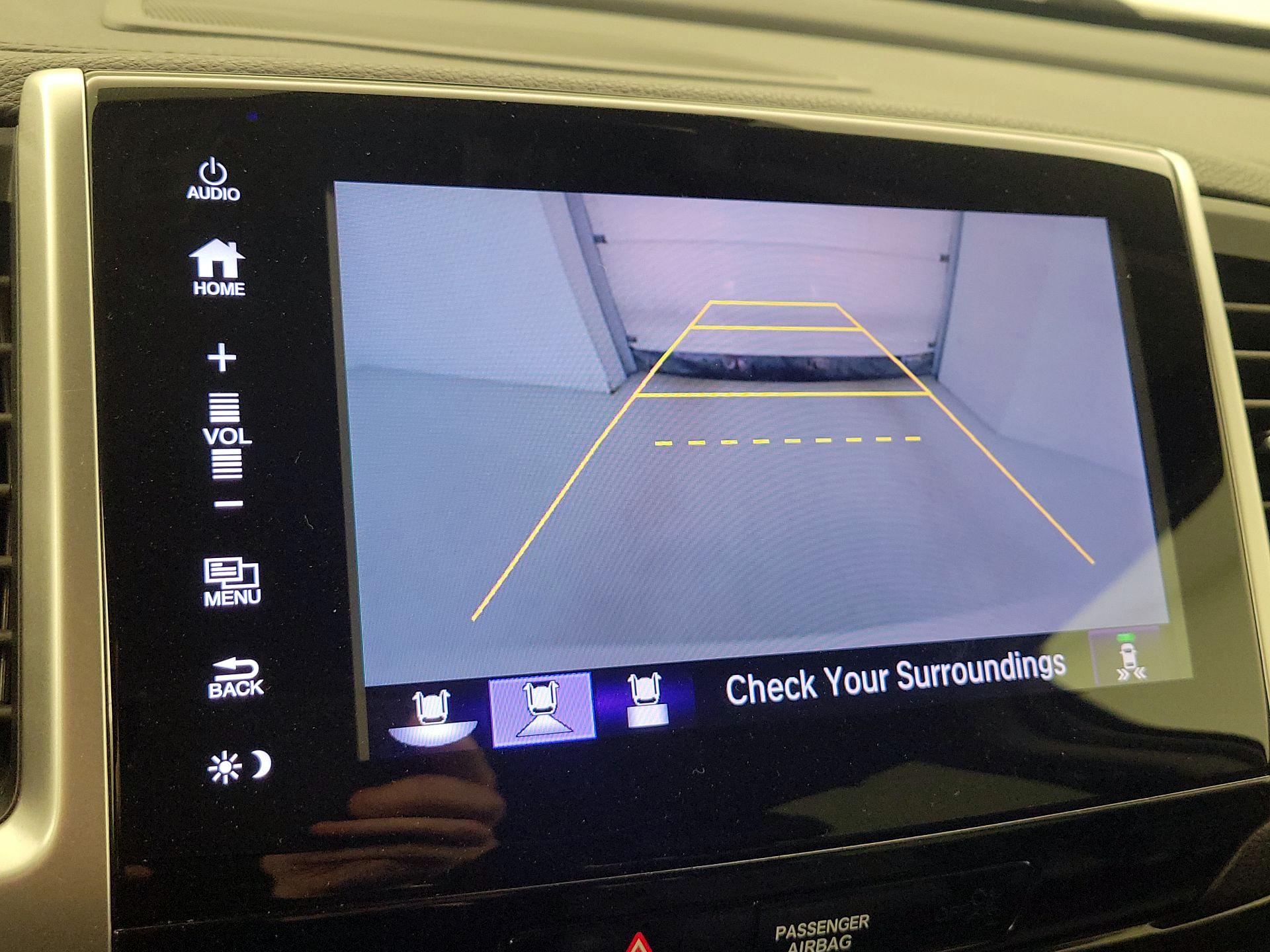 Thumbnail: 2017 Honda Pilot - 15