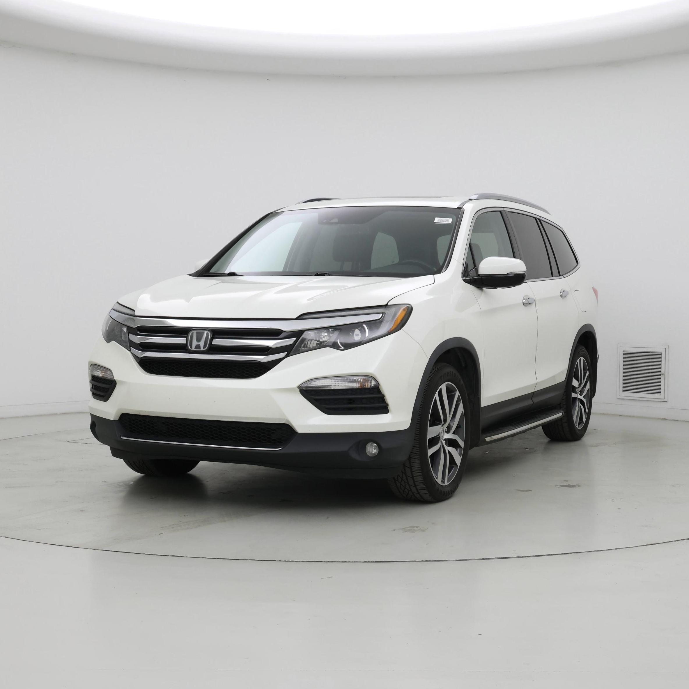 Thumbnail: 2017 Honda Pilot - 4