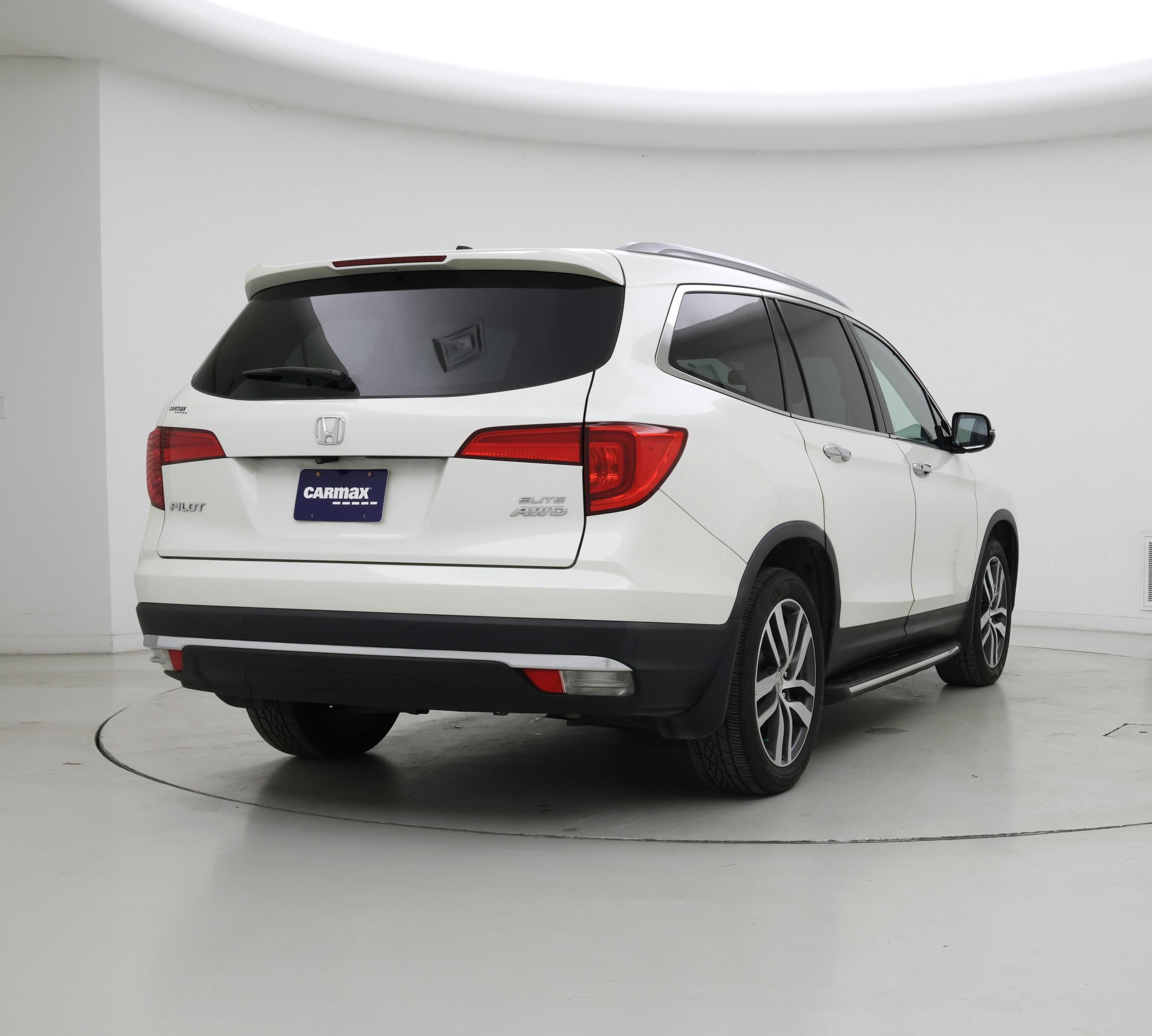 Thumbnail: 2017 Honda Pilot - 8