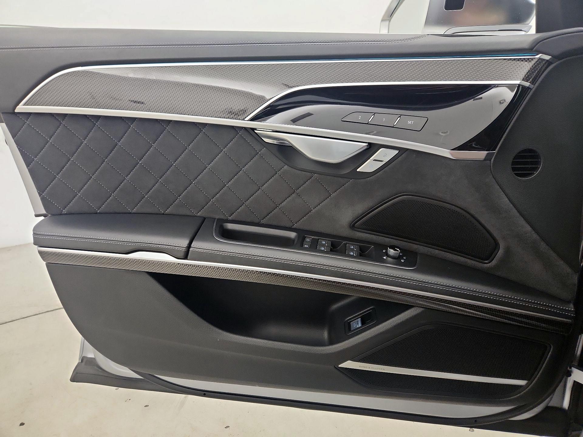 Thumbnail: 2023 Audi S8 - 12