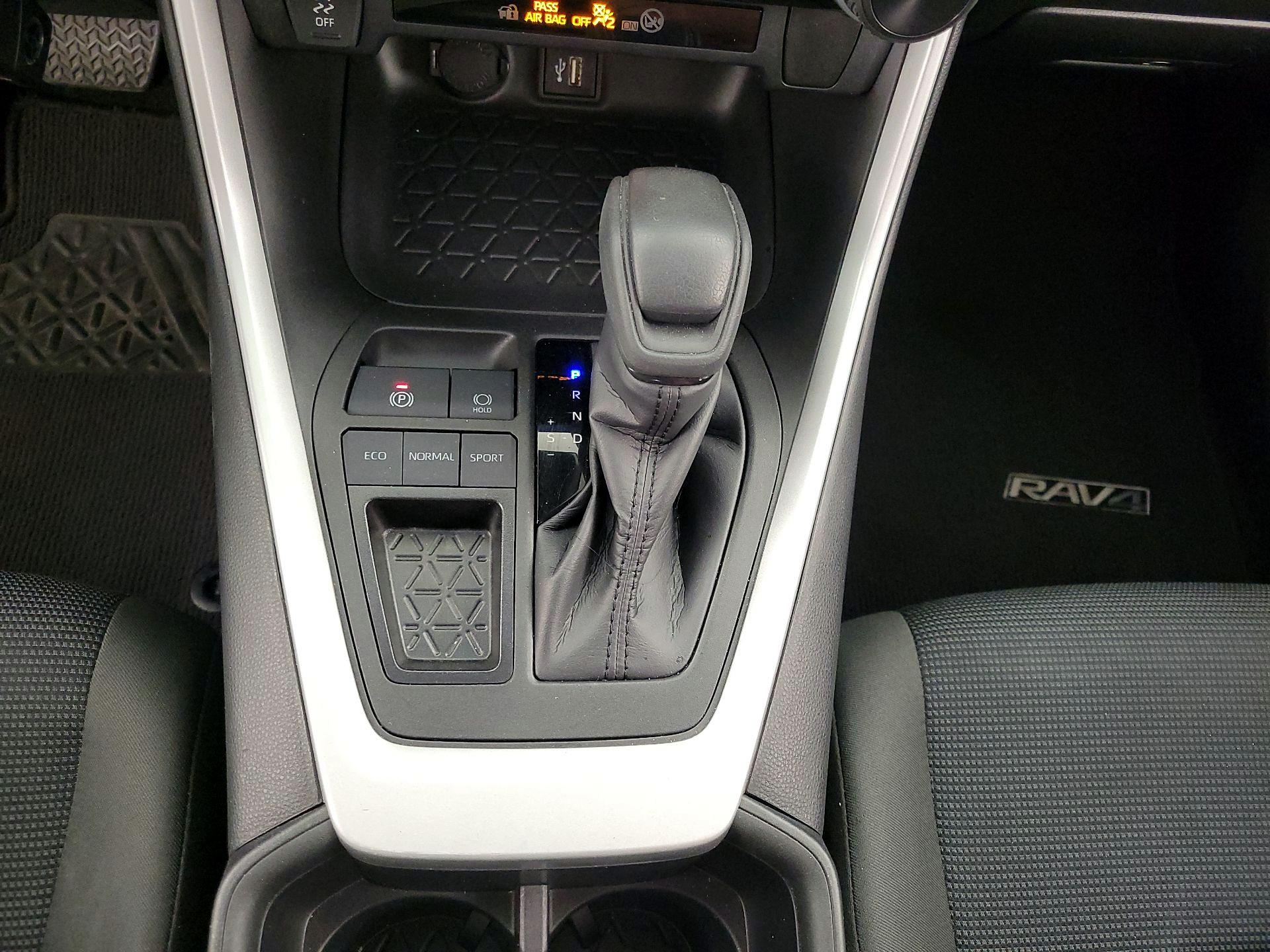 Thumbnail: 2023 Toyota RAV4 - 17