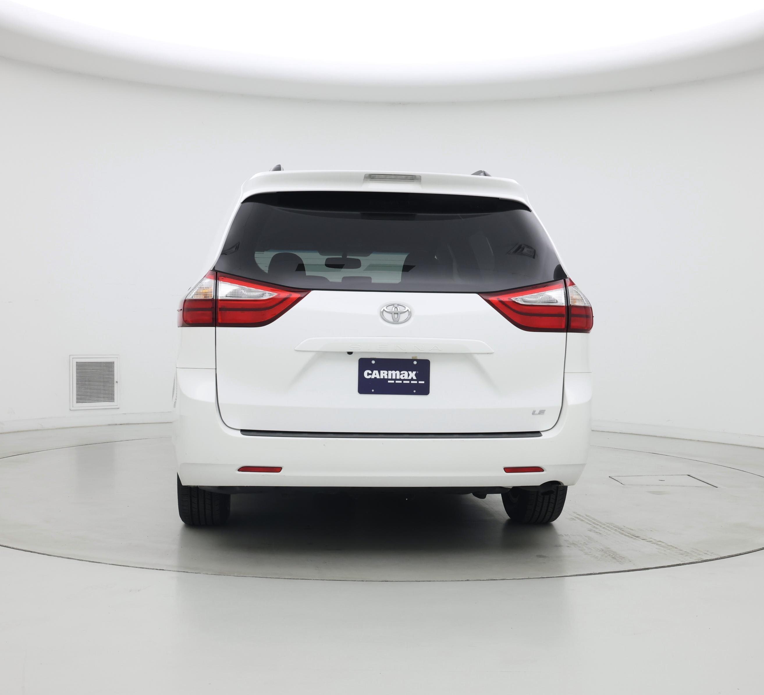 Thumbnail: 2017 Toyota Sienna - 6