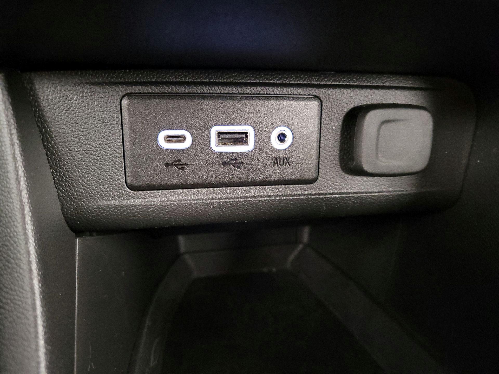 Thumbnail: 2023 Buick Encore GX - 17