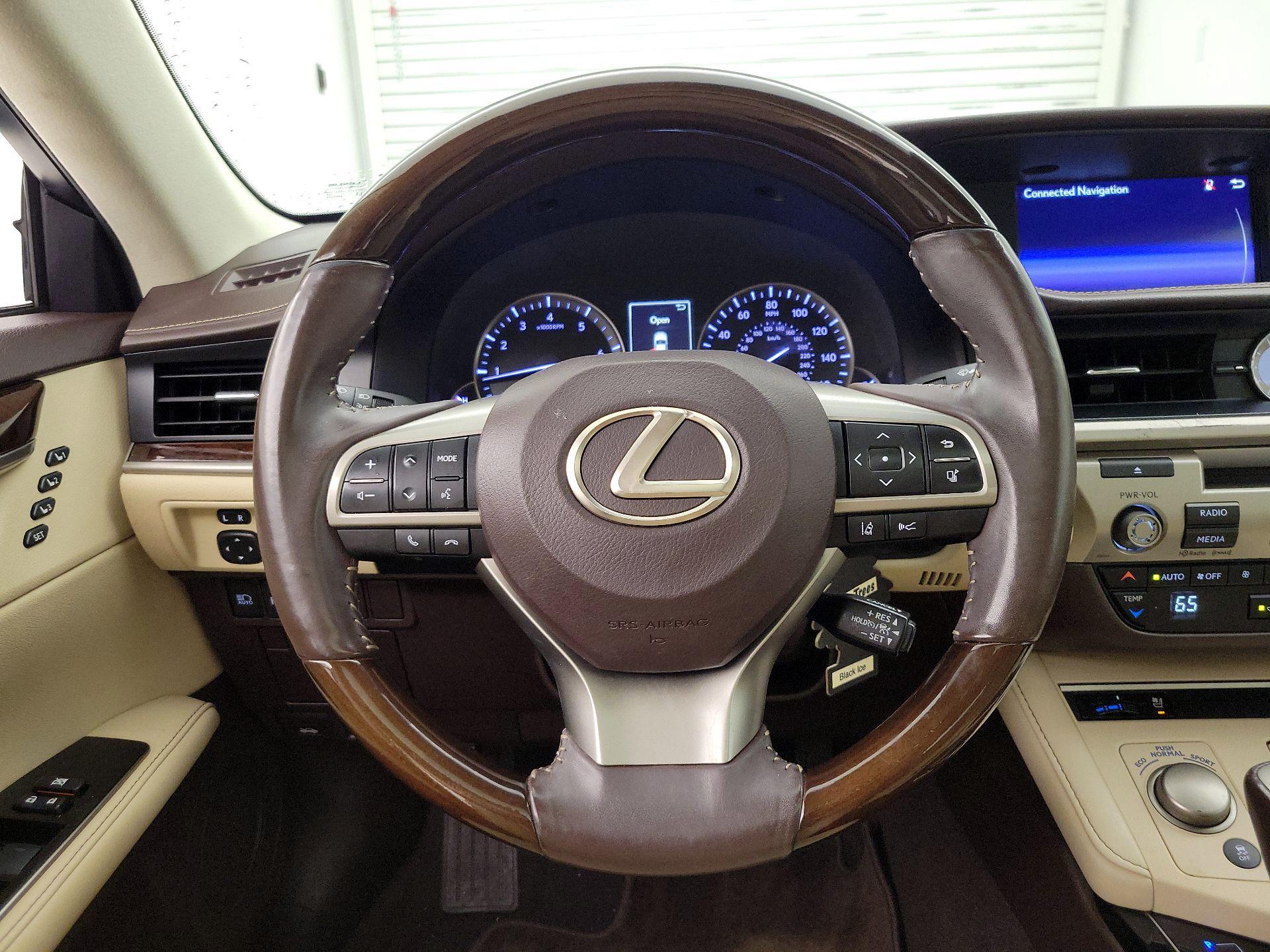 Thumbnail: 2018 Lexus ES - 10