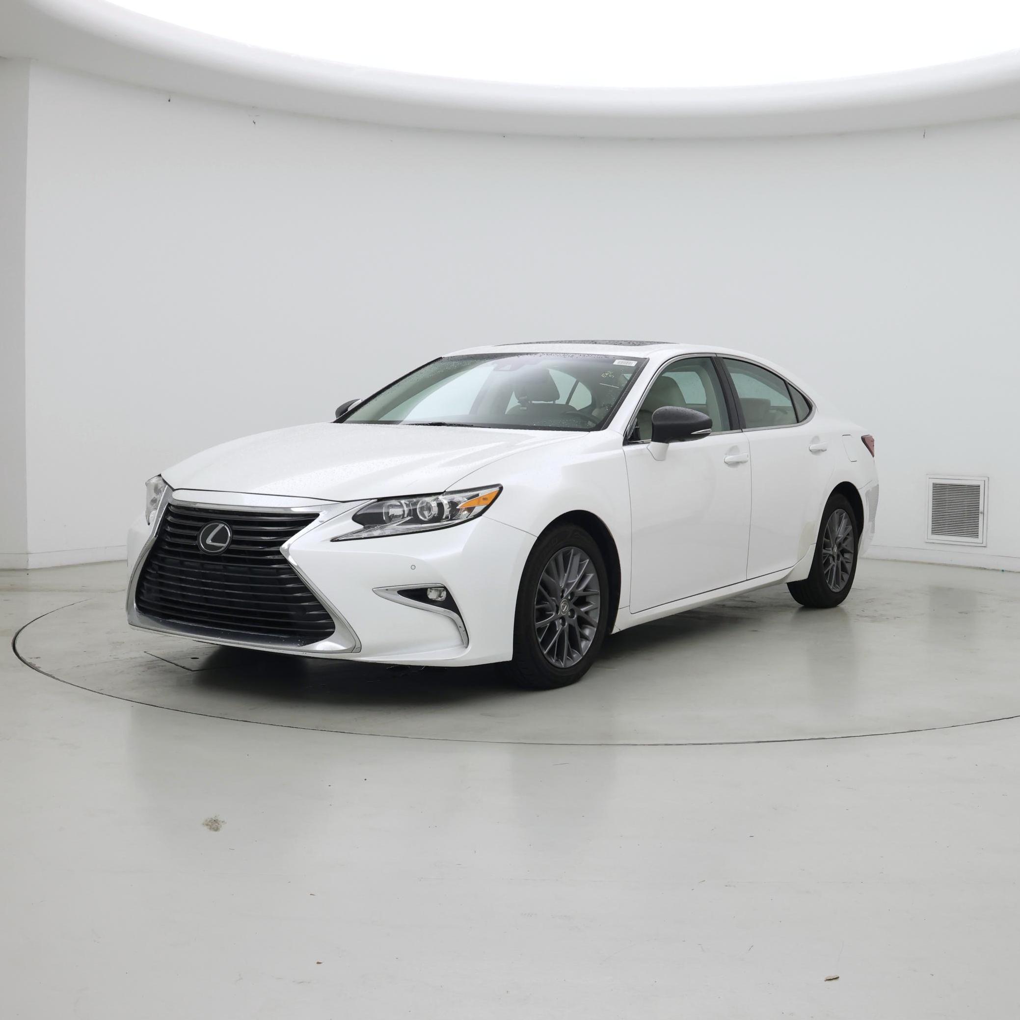 Thumbnail: 2018 Lexus ES - 4