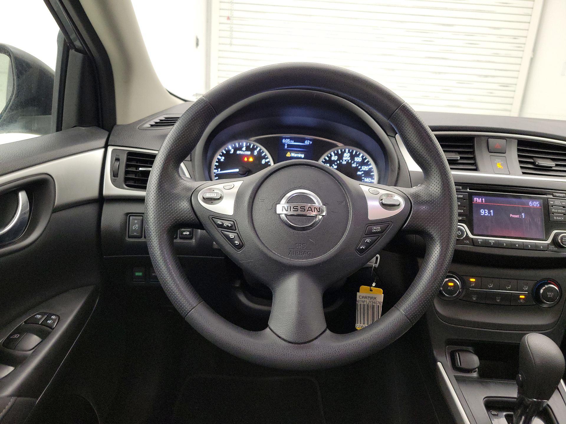 Thumbnail: 2018 Nissan Sentra - 10