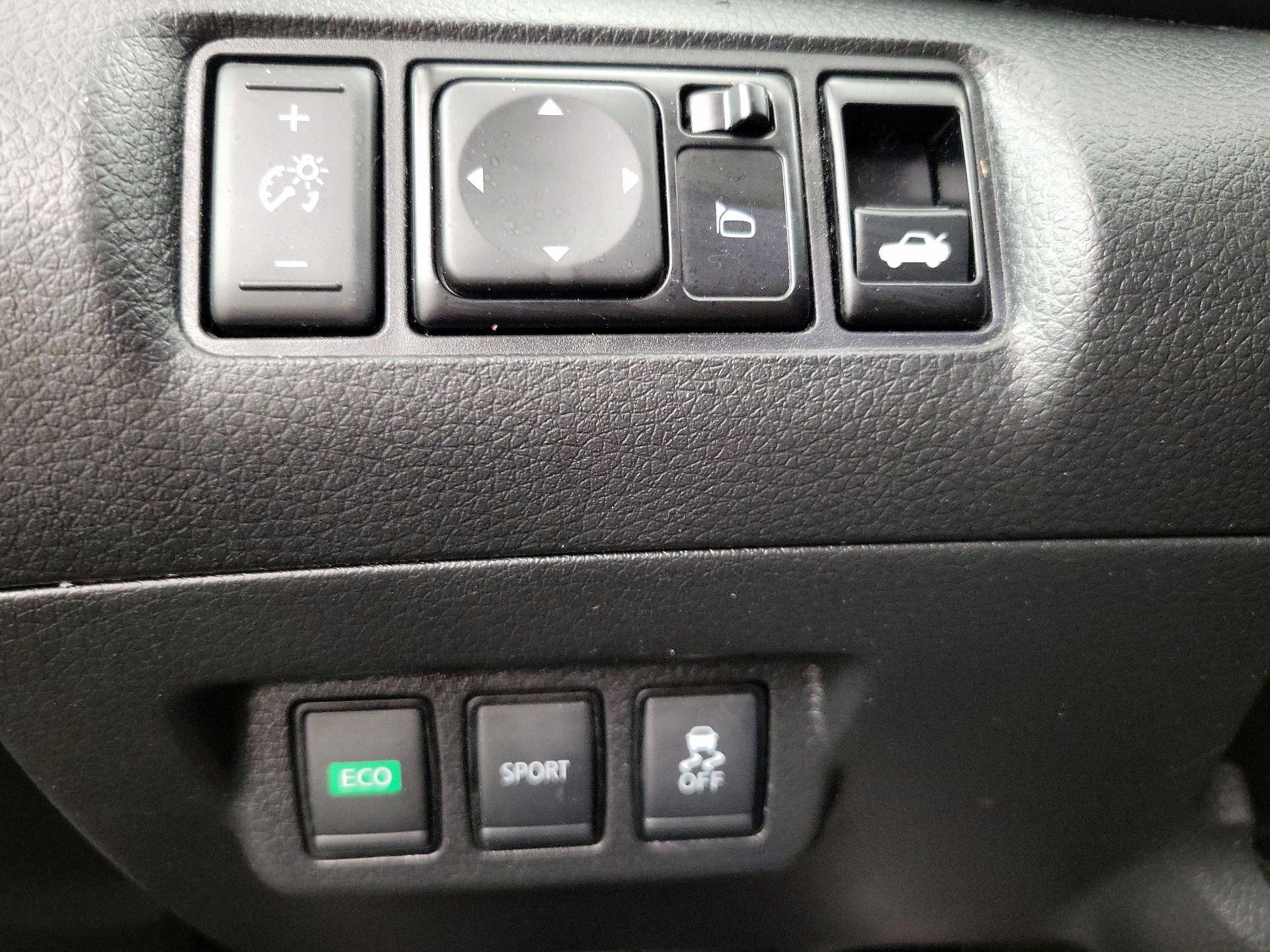 Thumbnail: 2018 Nissan Sentra - 13