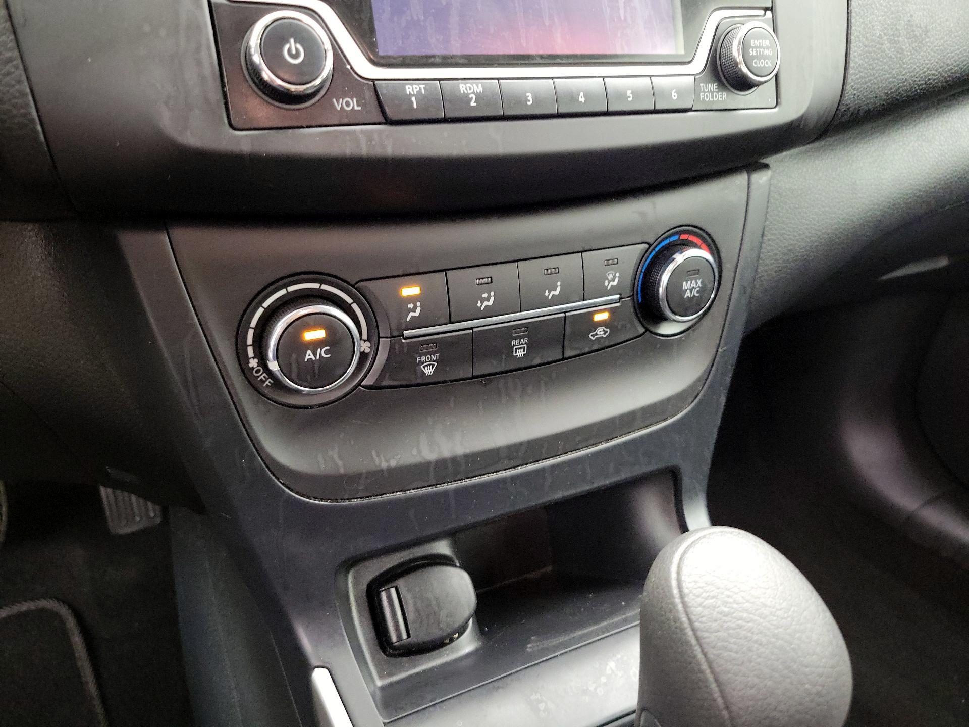 Thumbnail: 2018 Nissan Sentra - 16