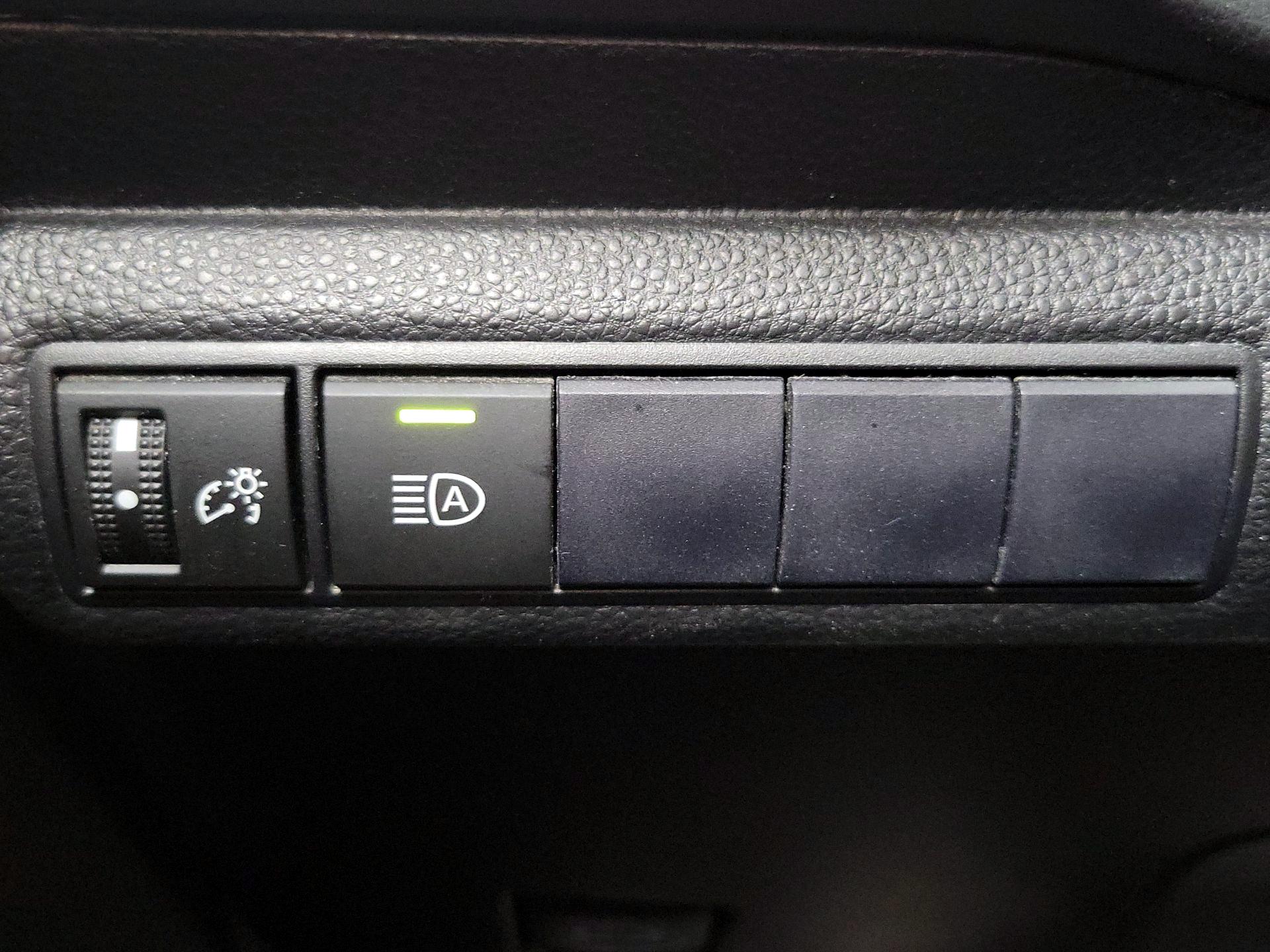 Thumbnail: 2021 Toyota Corolla - 13