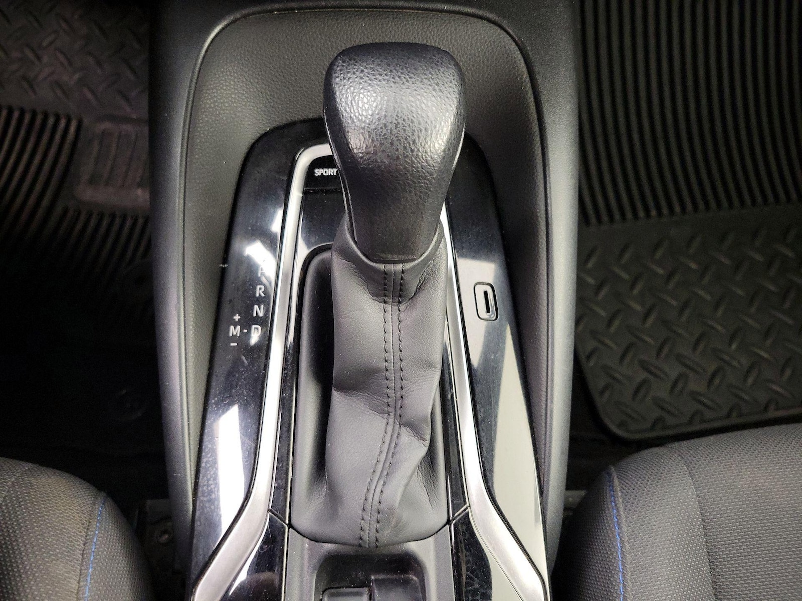 2021 Toyota Corolla SE - Photo 18