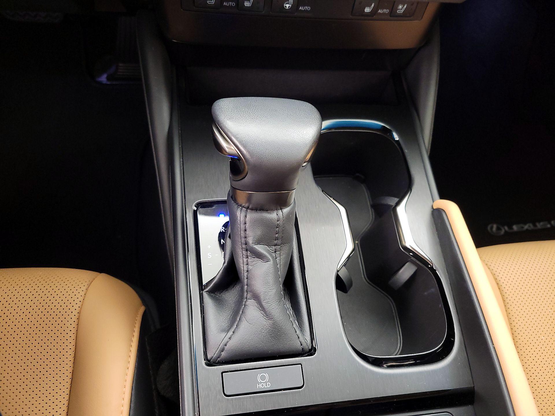 Thumbnail: 2024 Lexus ES - 17