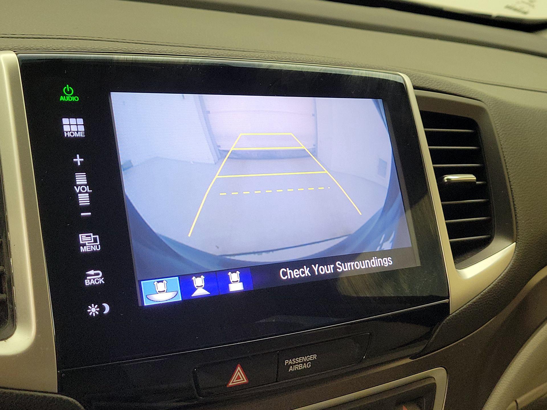 Thumbnail: 2016 Honda Pilot - 14