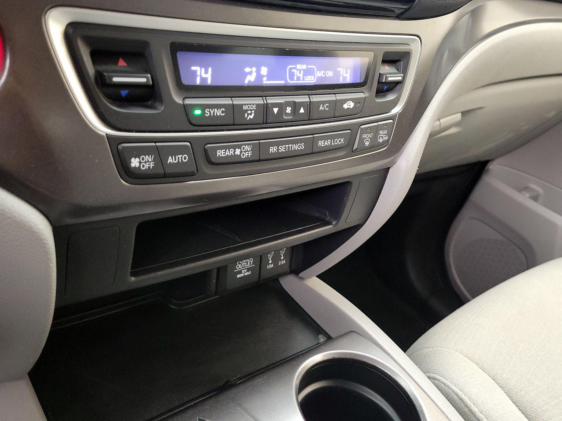 Thumbnail: 2016 Honda Pilot - 16