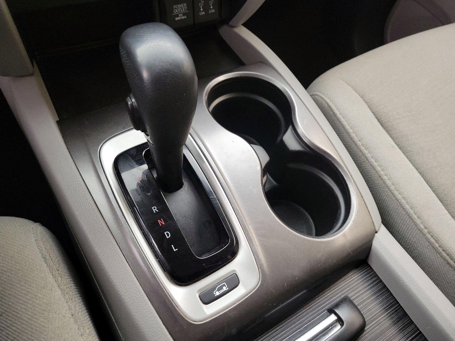 Thumbnail: 2016 Honda Pilot - 17