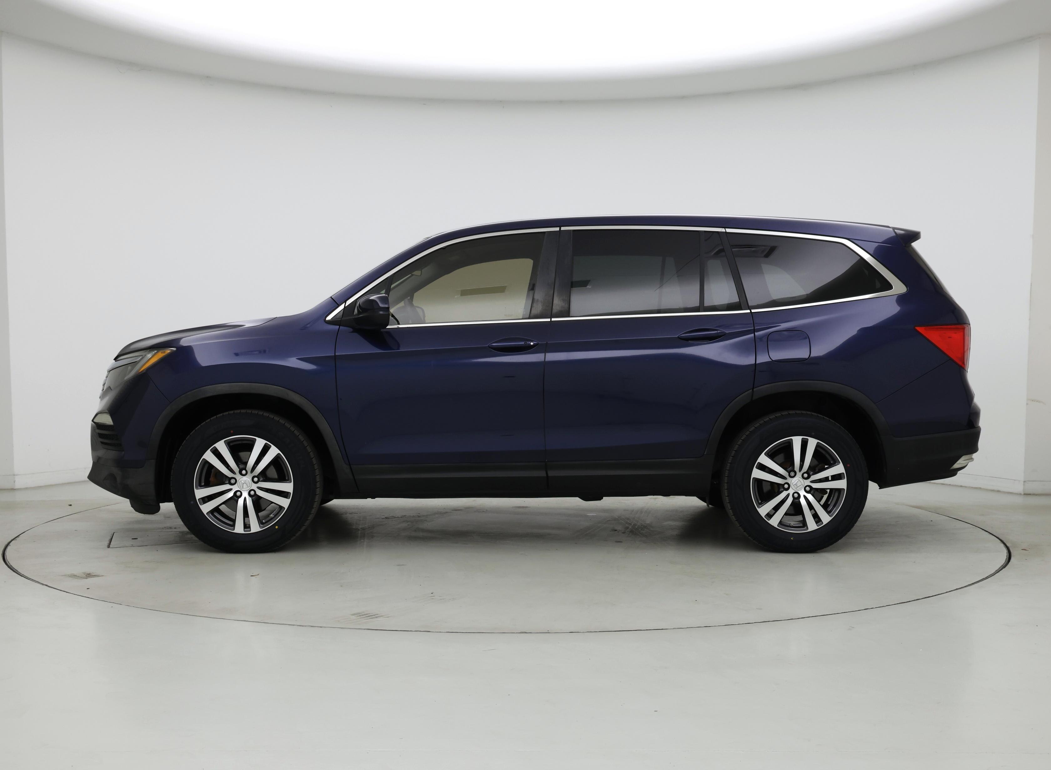 Thumbnail: 2016 Honda Pilot - 3