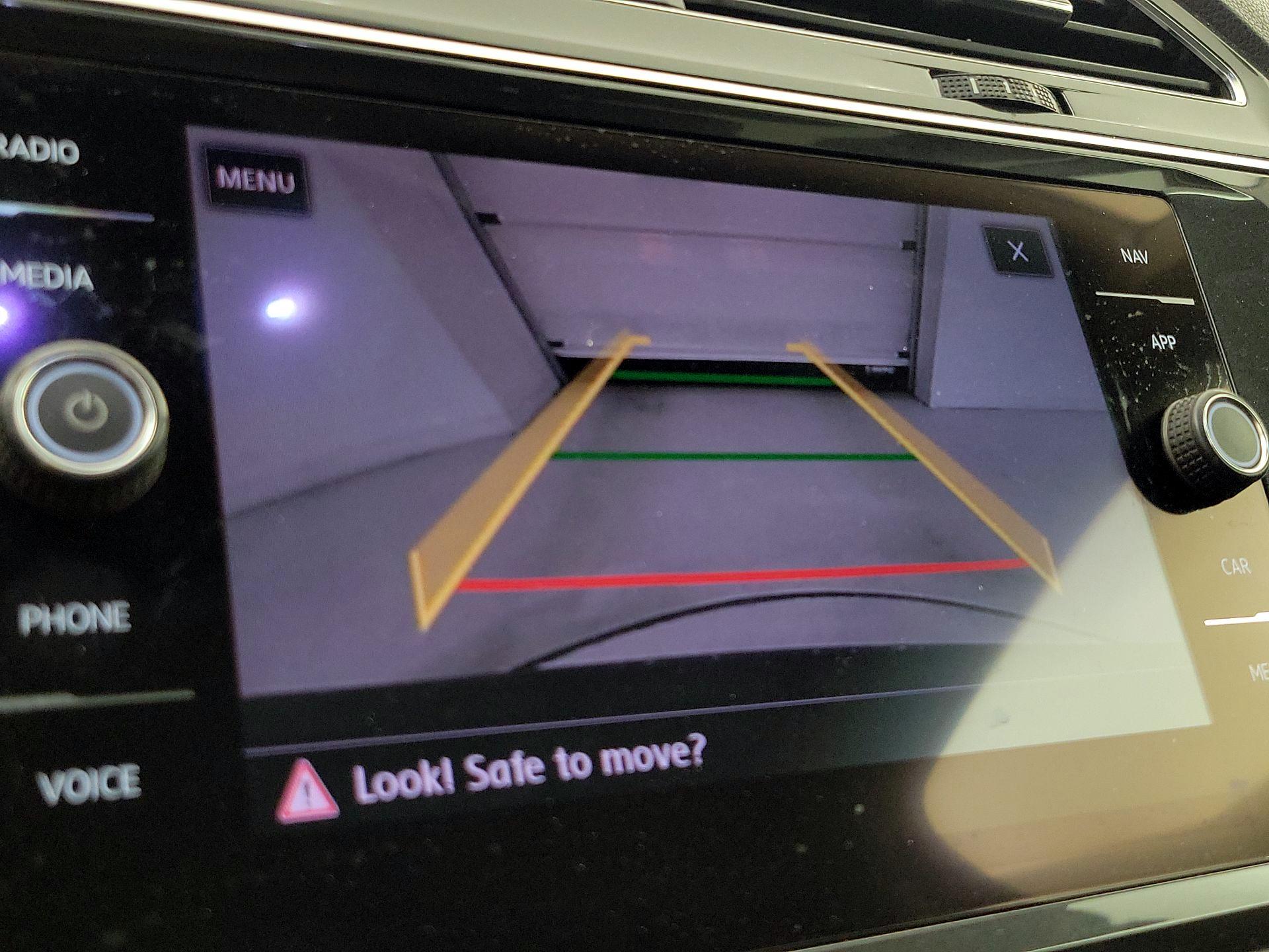 Thumbnail: 2018 Volkswagen Tiguan - 14