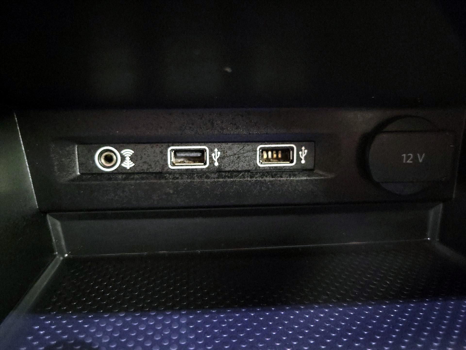 Thumbnail: 2018 Volkswagen Tiguan - 18