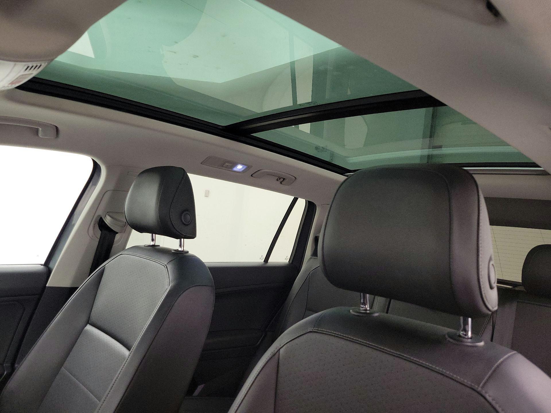 Thumbnail: 2018 Volkswagen Tiguan - 19