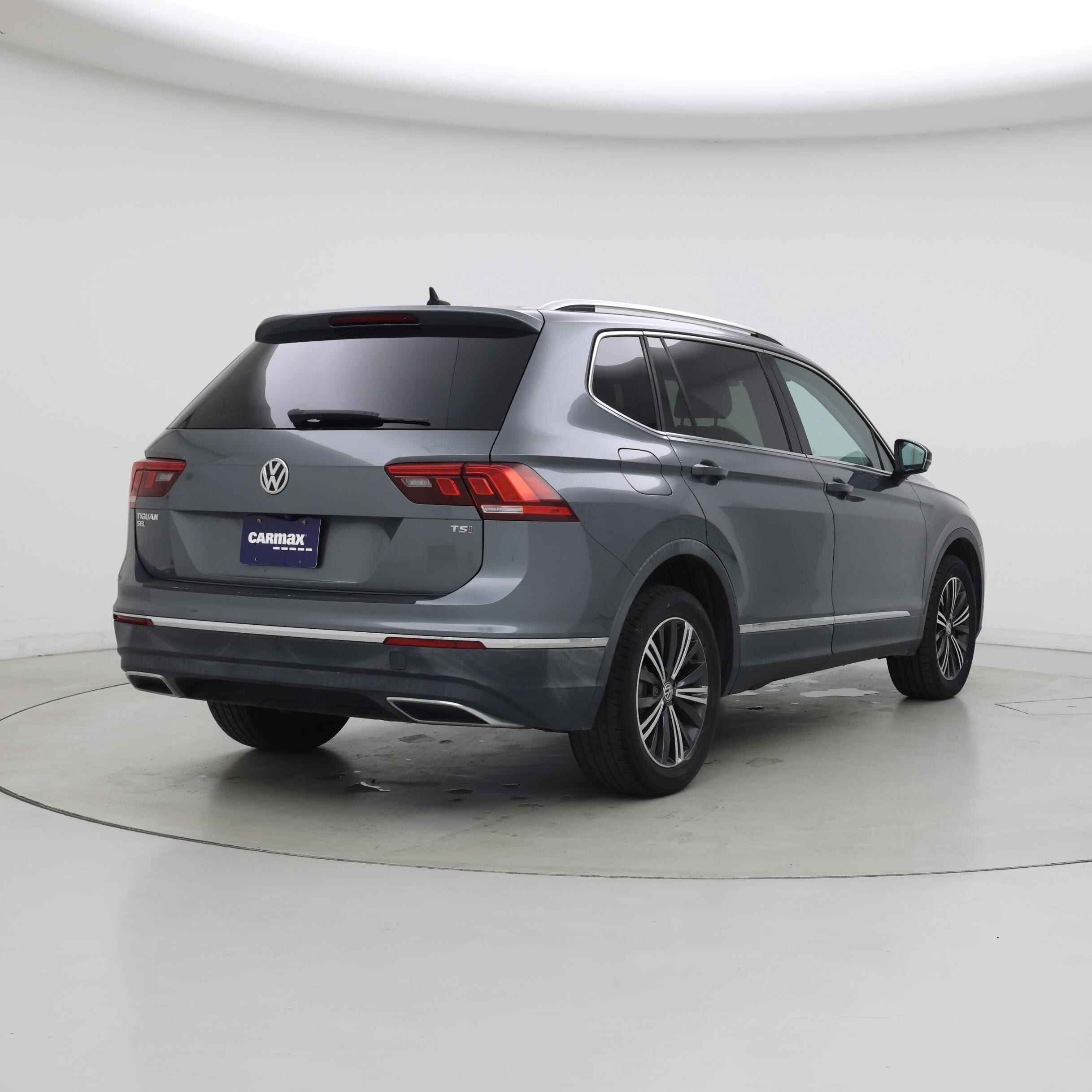 Thumbnail: 2018 Volkswagen Tiguan - 8