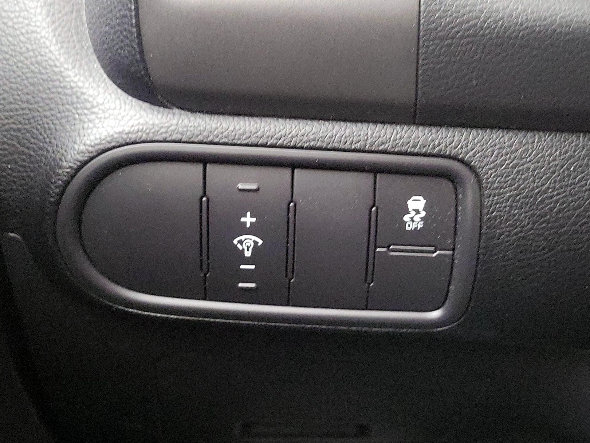 Thumbnail: 2016 Kia Forte - 13