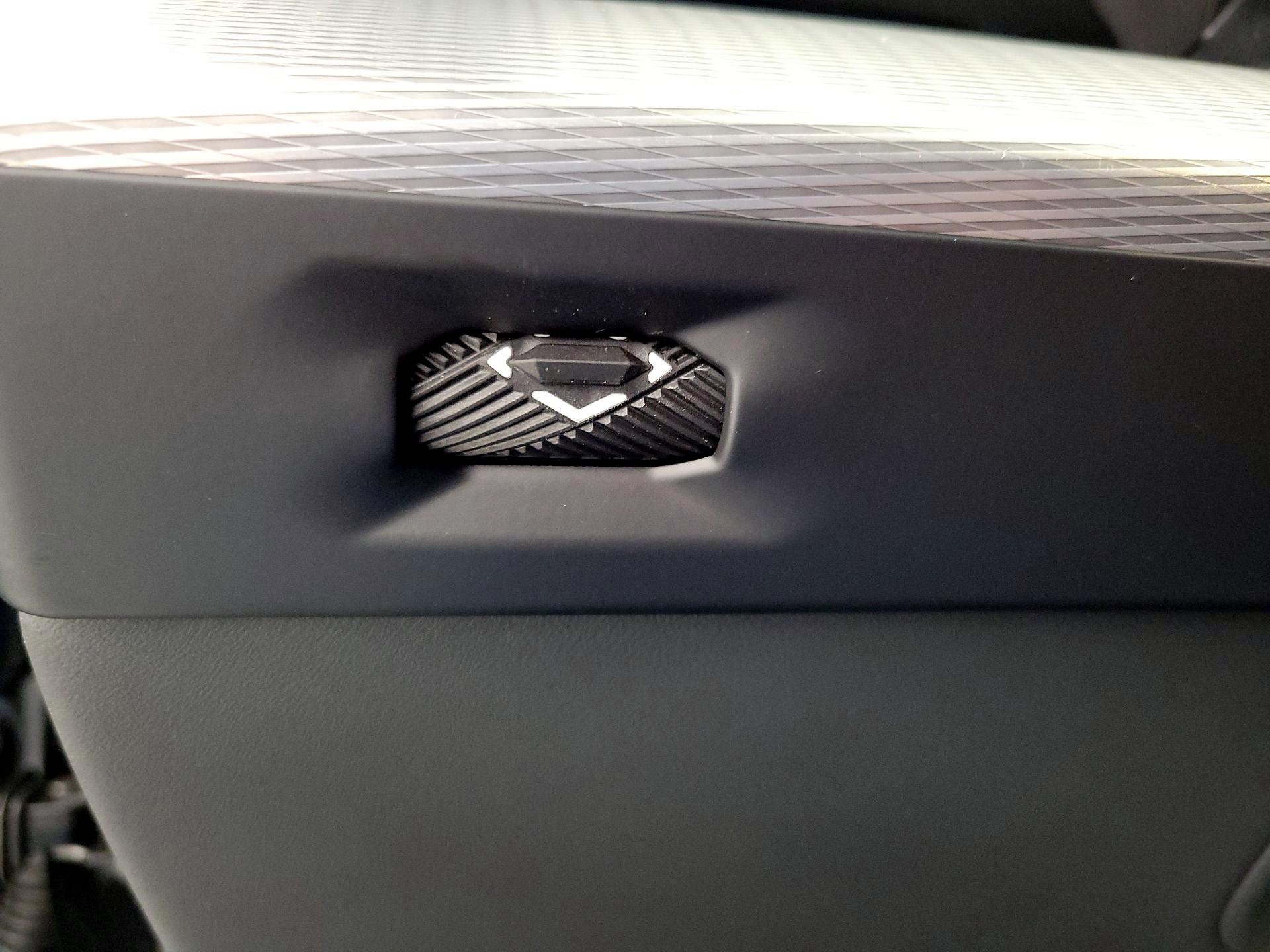 Thumbnail: 2025 BMW 5 Series - 13