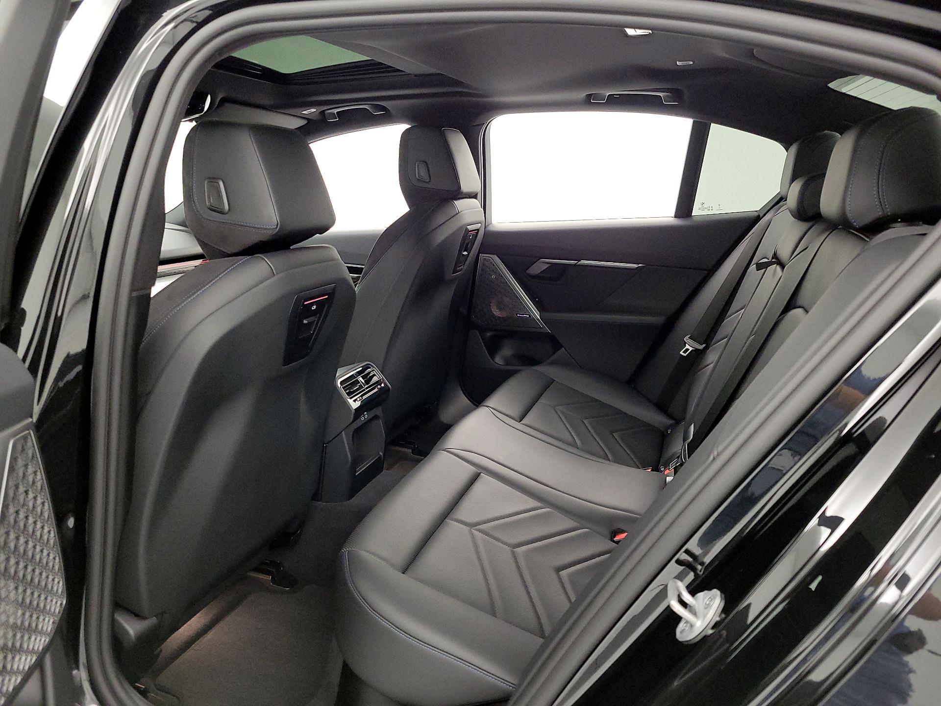 Thumbnail: 2025 BMW 5 Series - 19