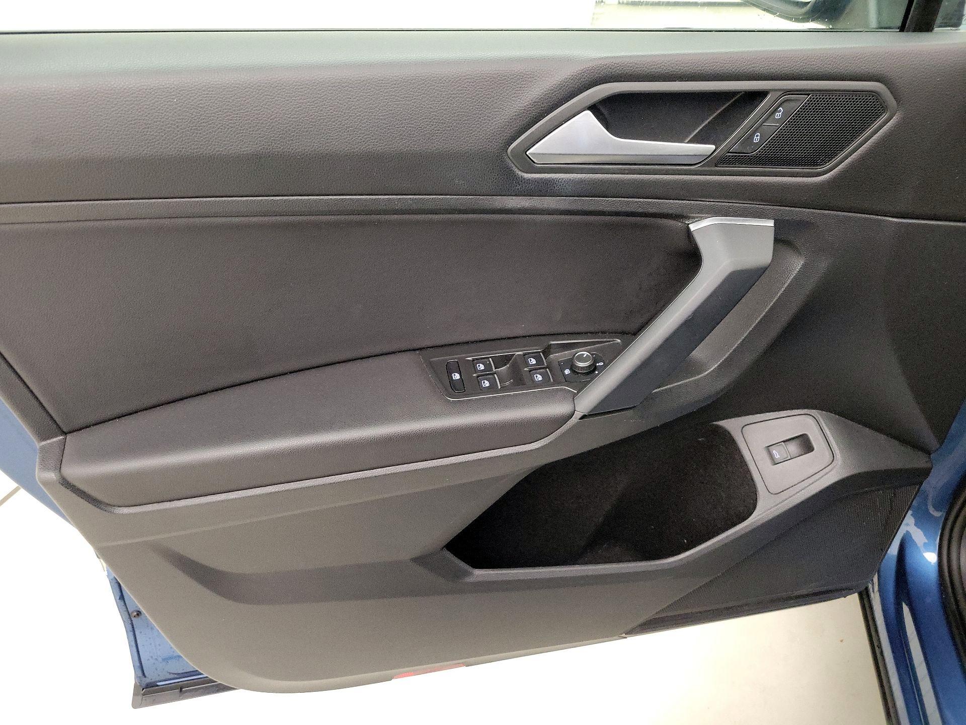 Thumbnail: 2019 Volkswagen Tiguan - 12