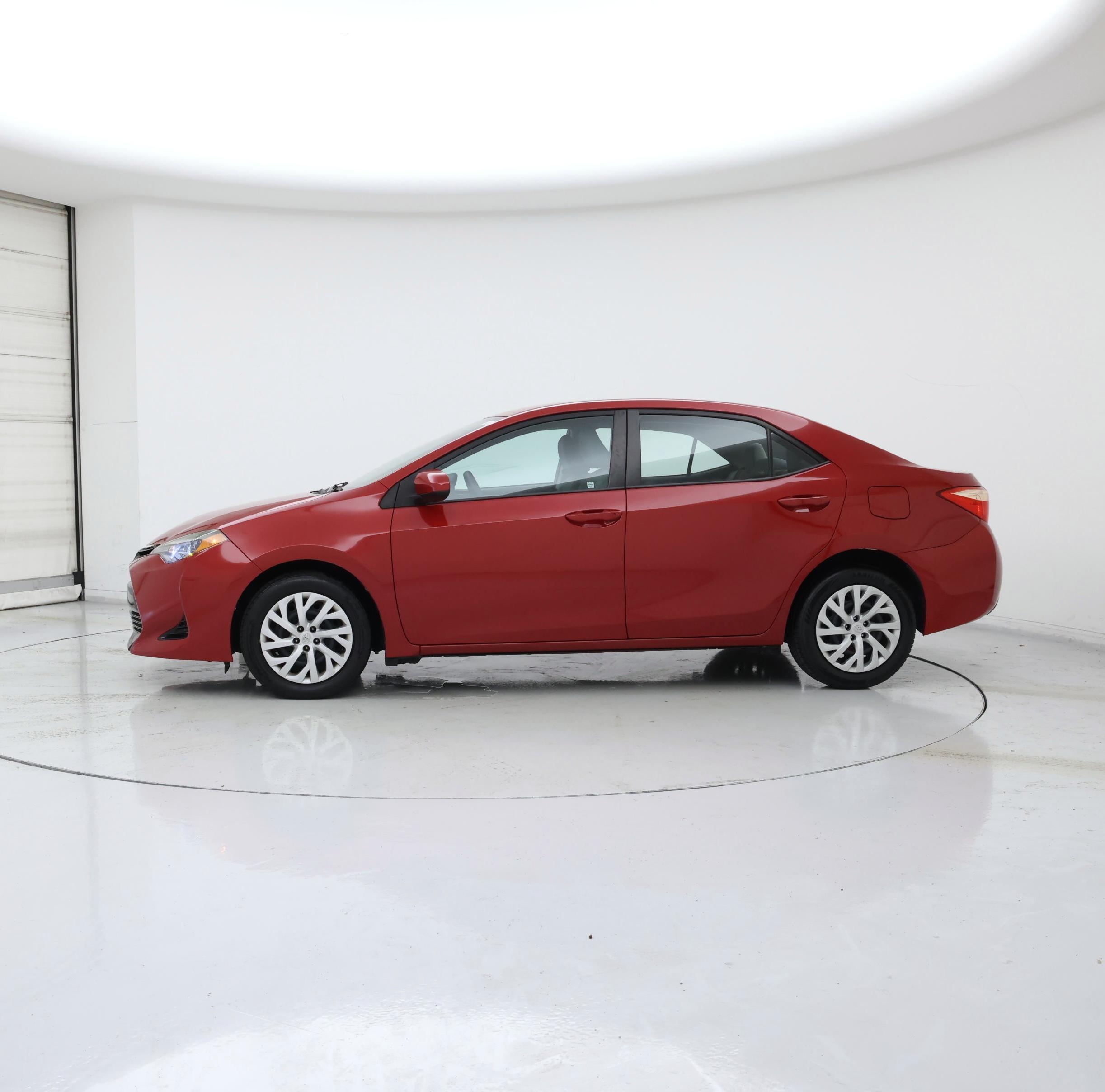 Thumbnail: 2018 Toyota Corolla - 3
