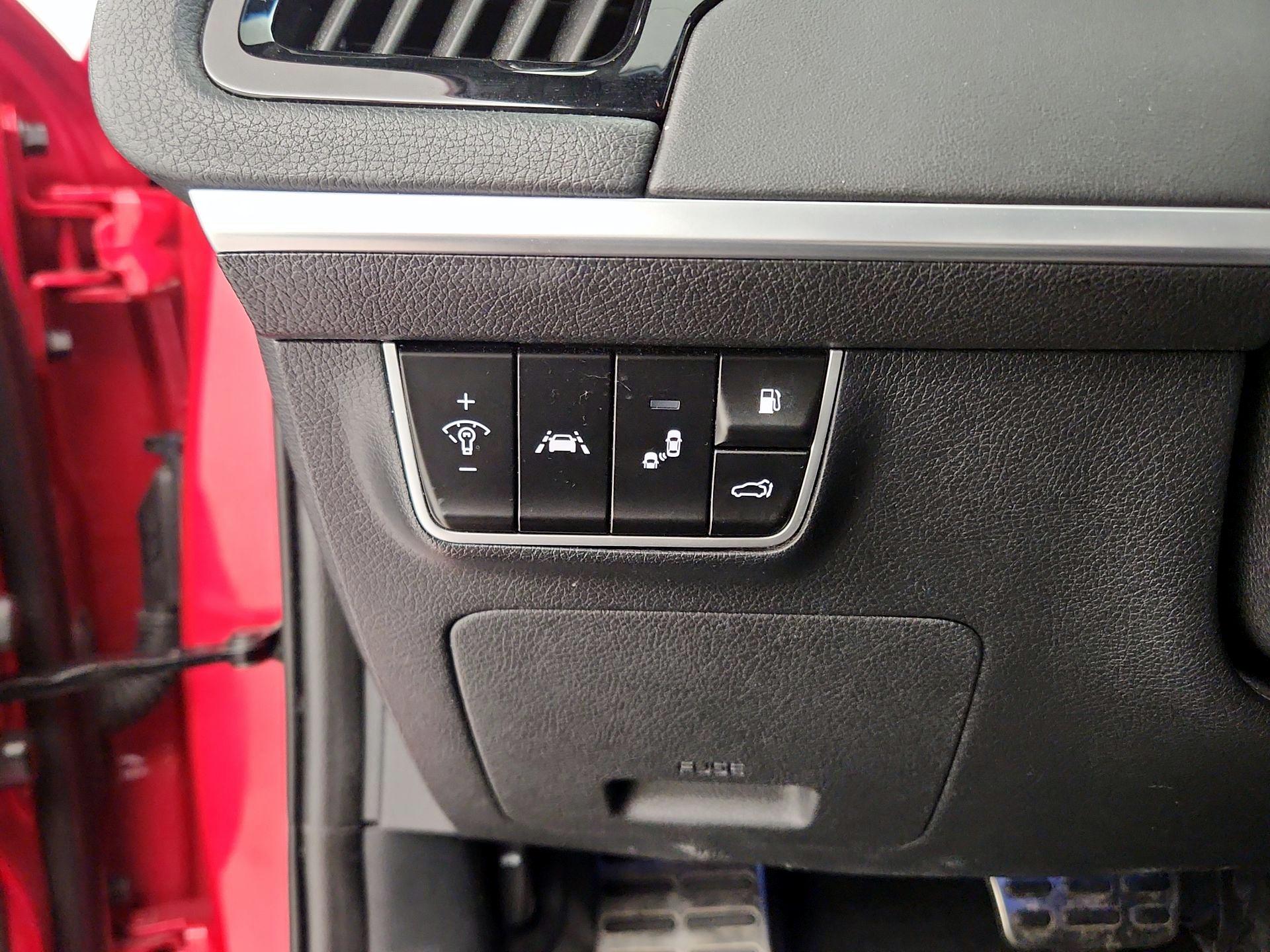 Thumbnail: 2018 Kia Stinger - 13