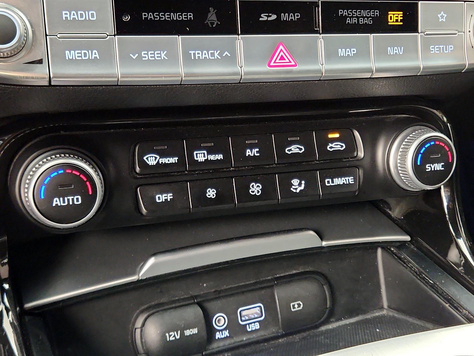 Thumbnail: 2018 Kia Stinger - 17