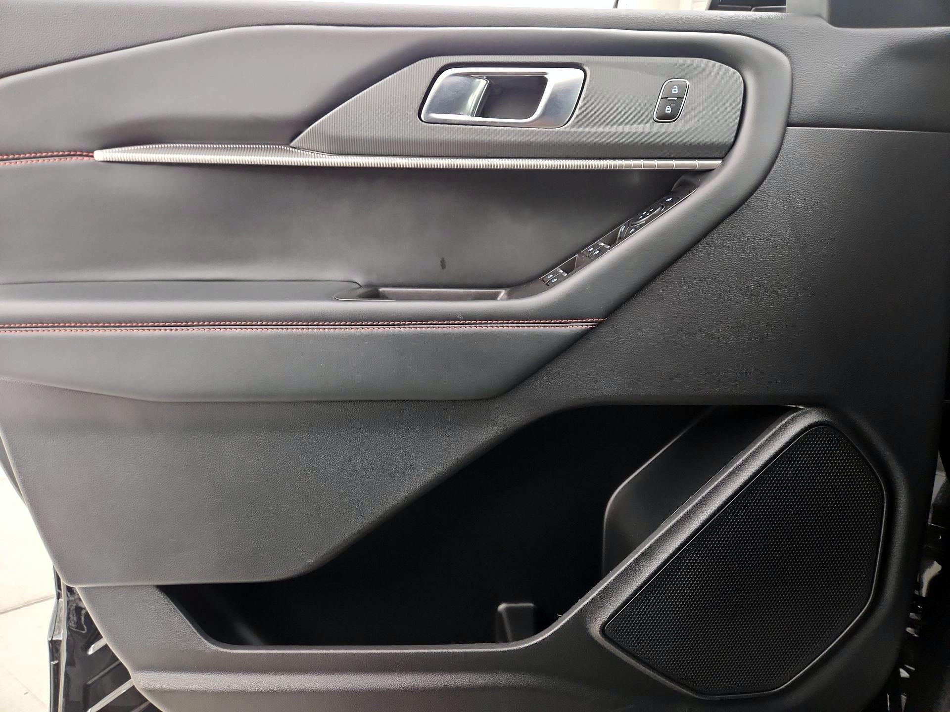 Thumbnail: 2025 Ford Explorer - 12