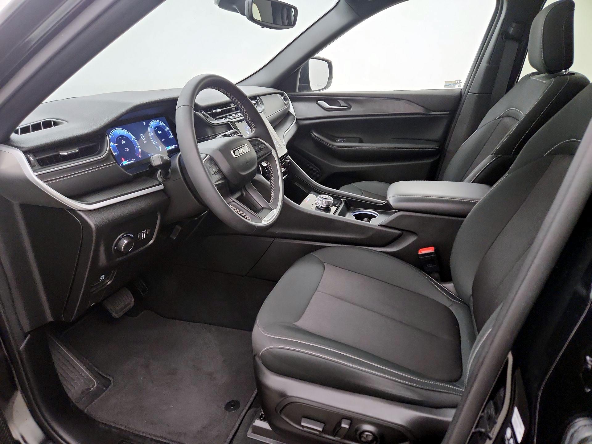 Thumbnail: 2024 Jeep Grand Cherokee - 11