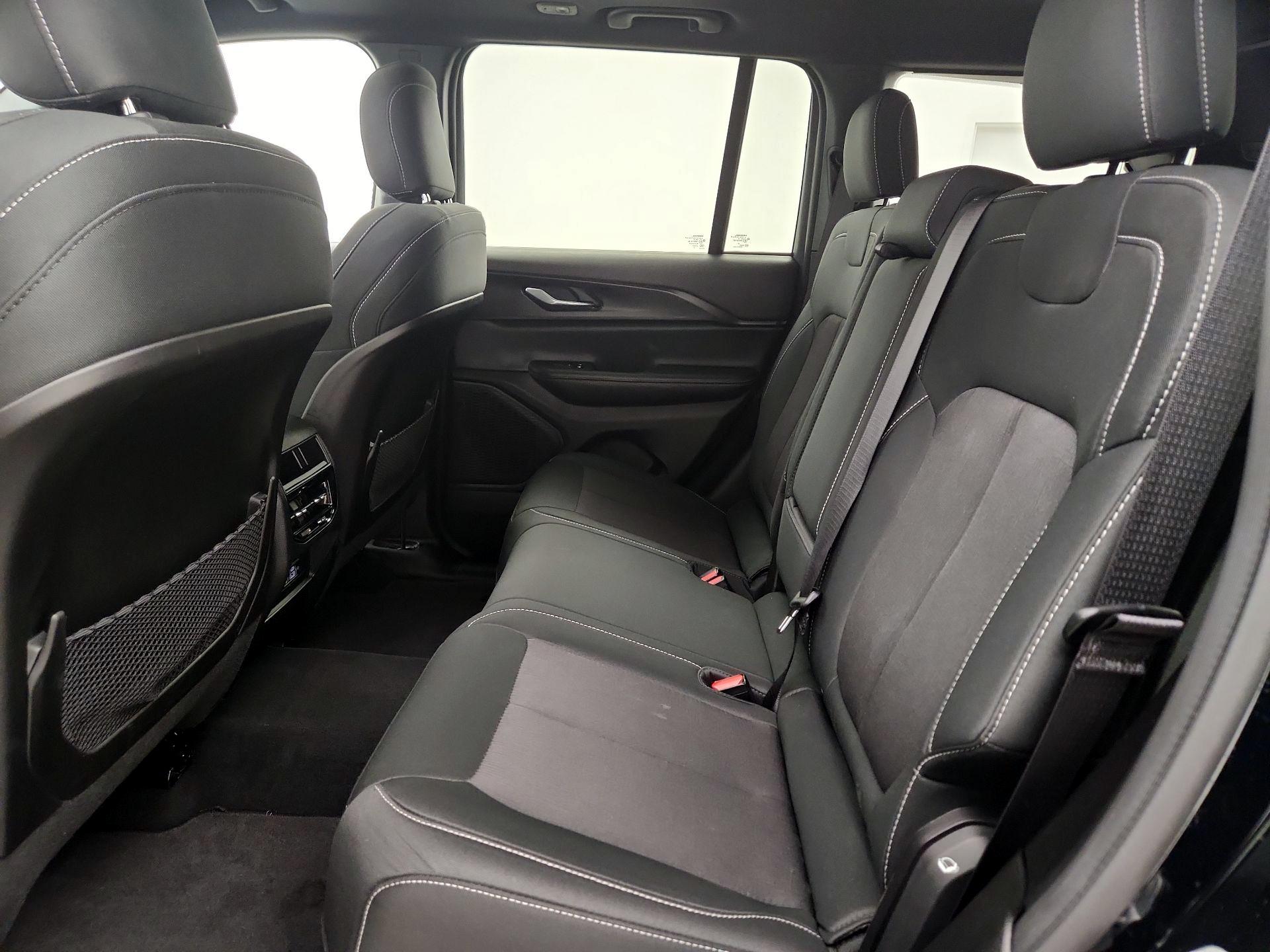 Thumbnail: 2024 Jeep Grand Cherokee - 20